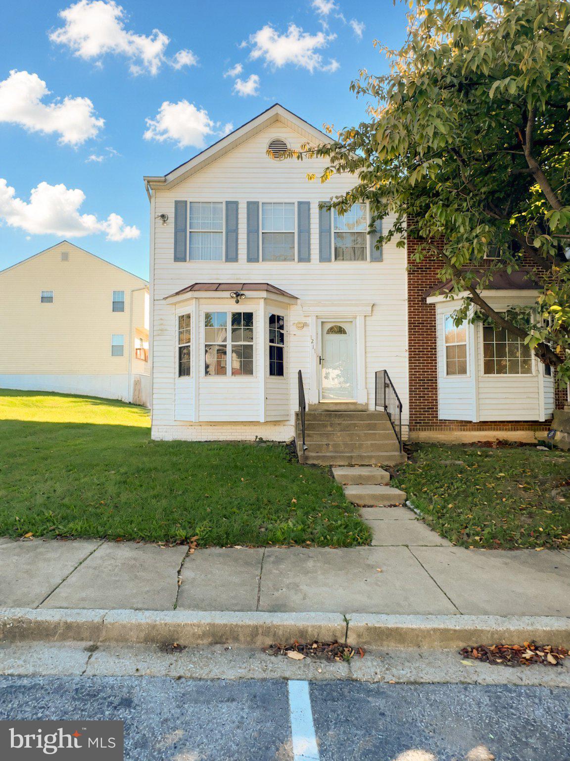 1211 DILLON COURT