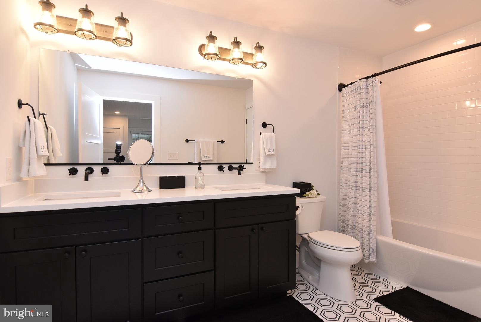 MONTEGO BAY - Residential