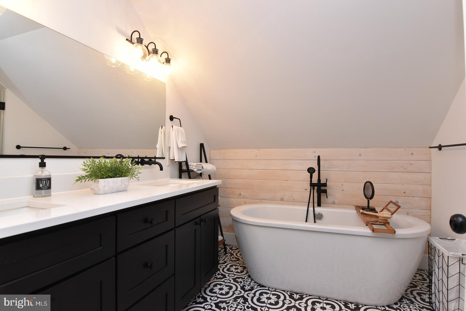 MONTEGO BAY - Residential