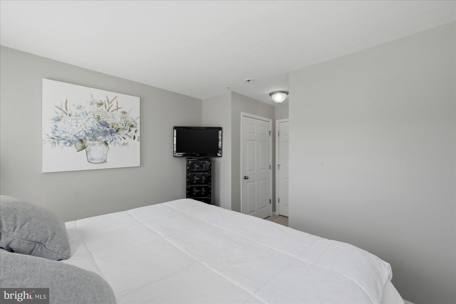 CASCADES PLACE CONDOMINIUM - Residential