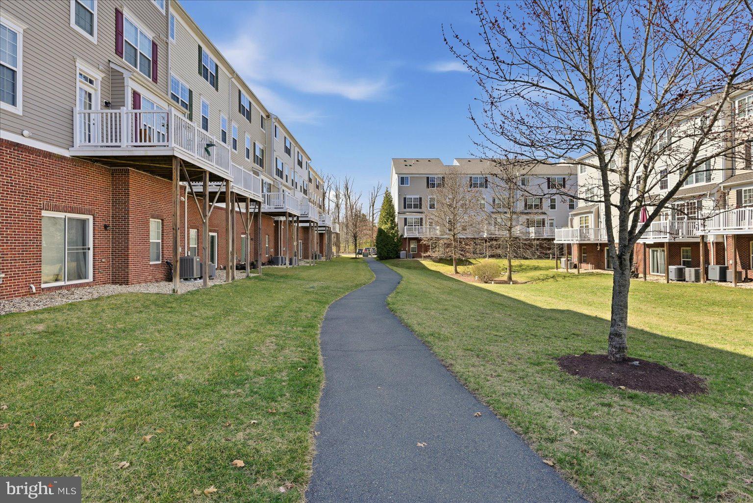 CASCADES PLACE CONDOMINIUM - Residential