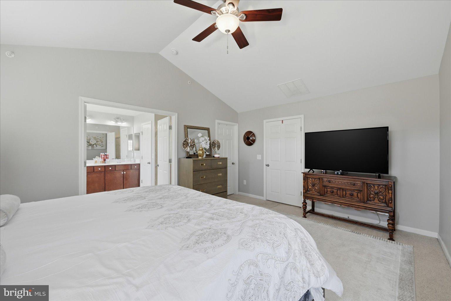 CASCADES PLACE CONDOMINIUM - Residential