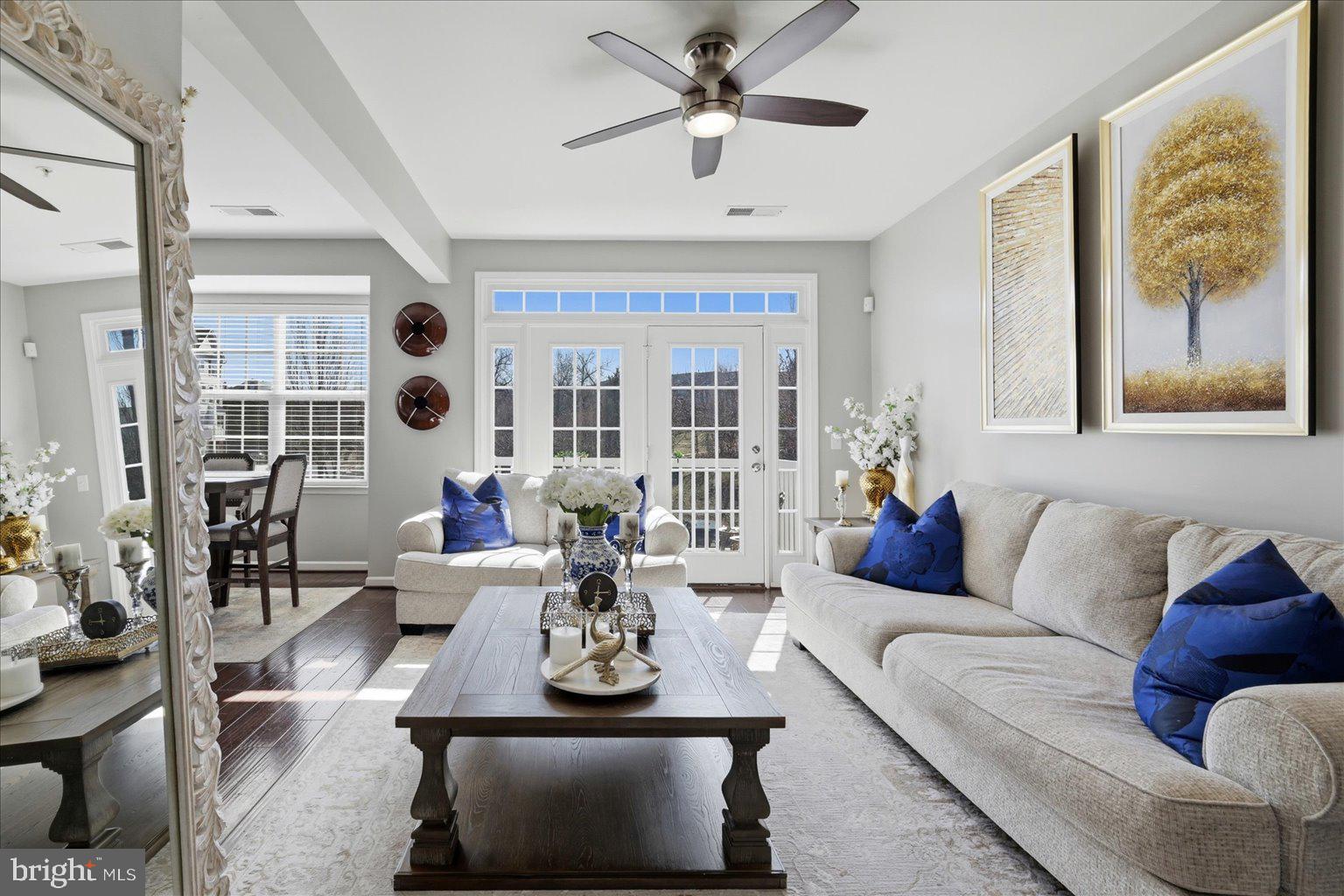 CASCADES PLACE CONDOMINIUM - Residential