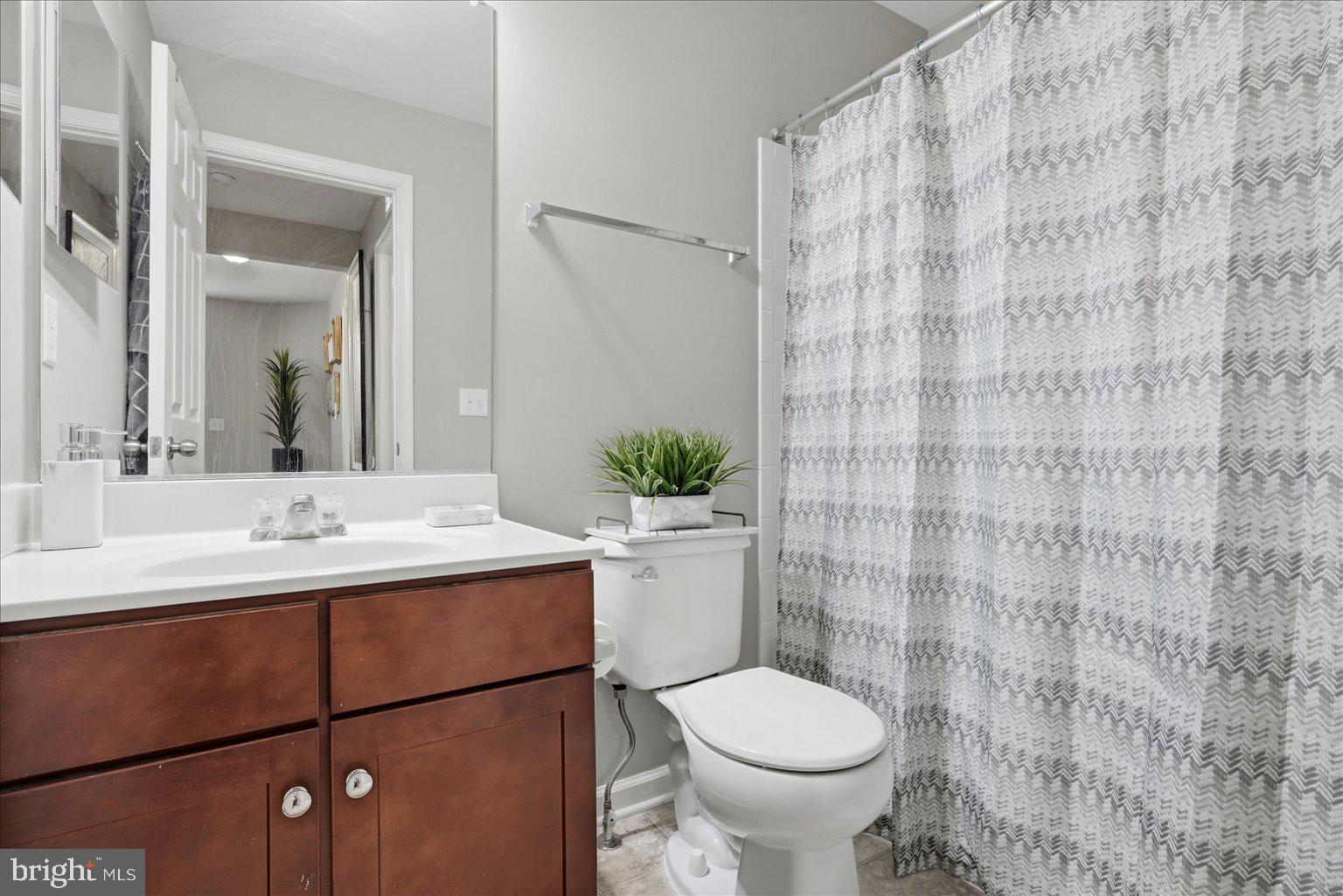 CASCADES PLACE CONDOMINIUM - Residential