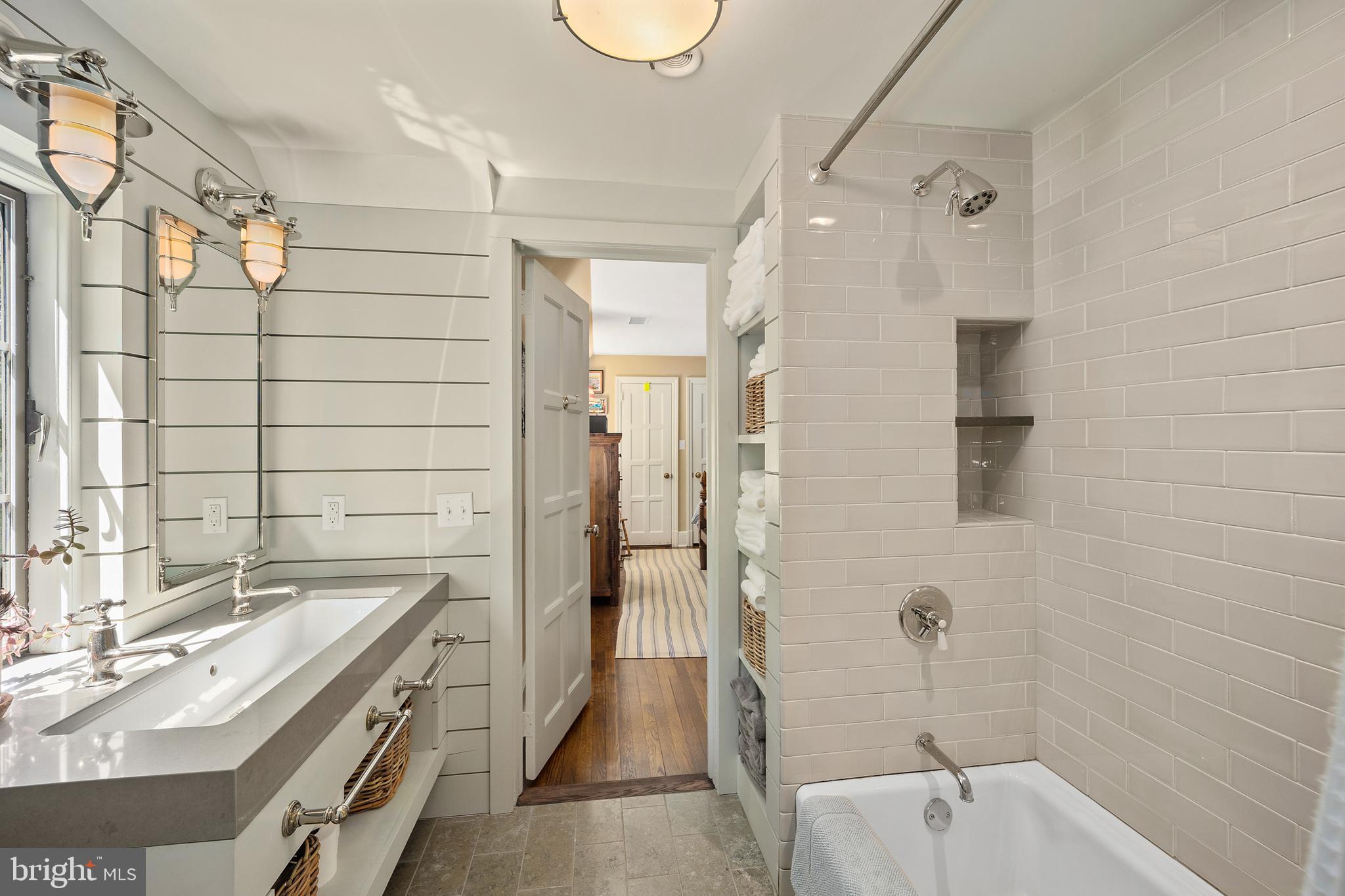 BRYN MAWR - Residential