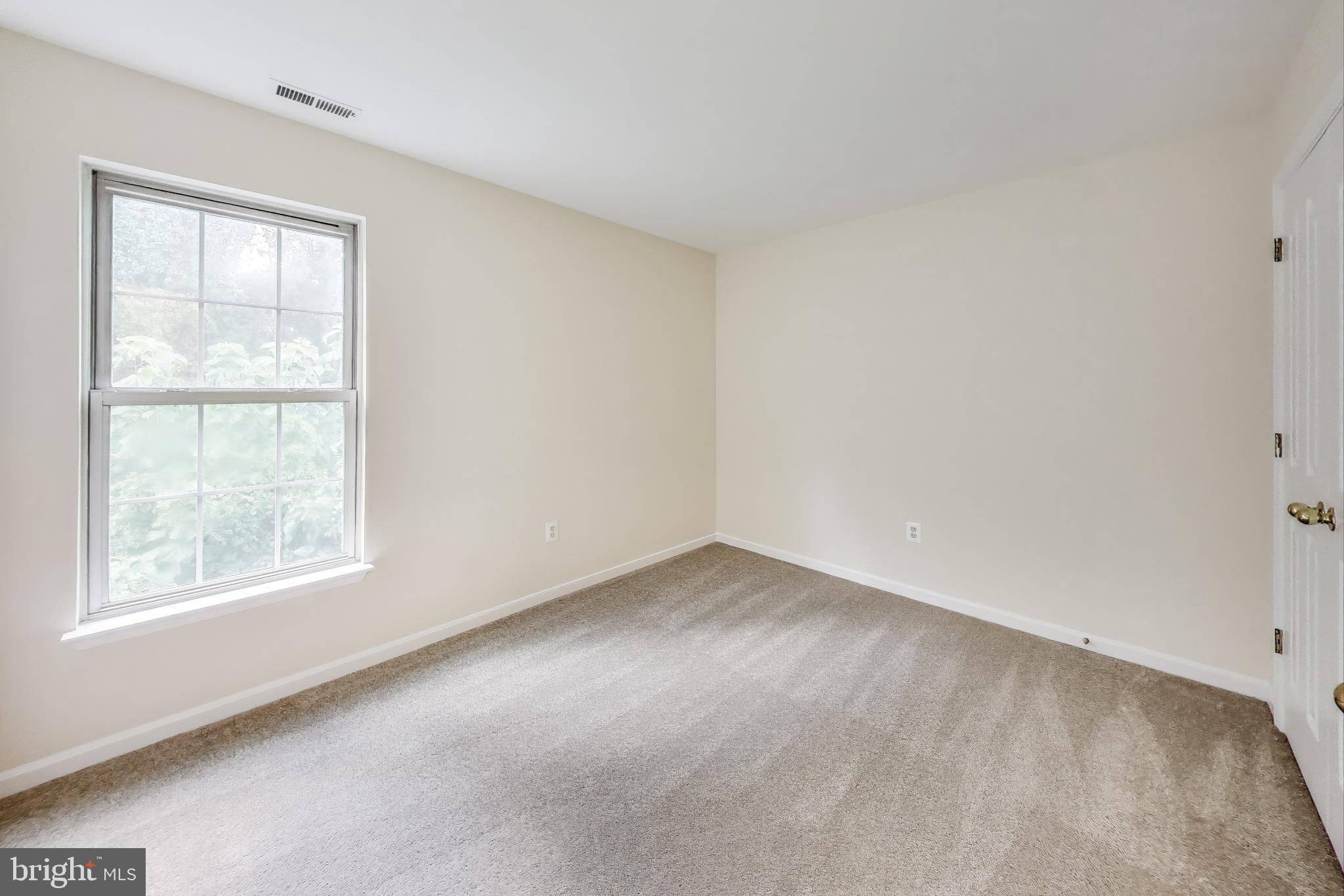 BLUNT COMMONS - Residential Lease