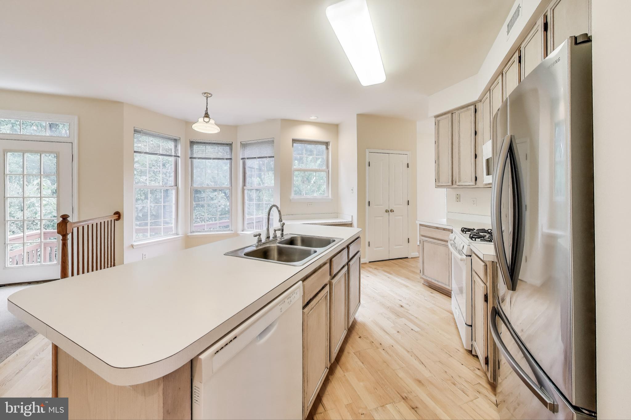 BLUNT COMMONS - Residential Lease