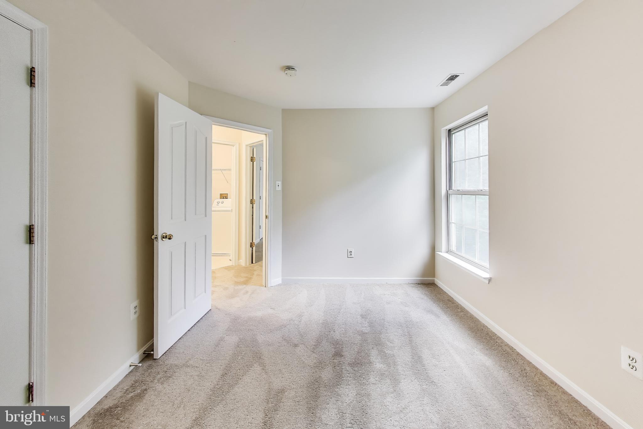 BLUNT COMMONS - Residential Lease