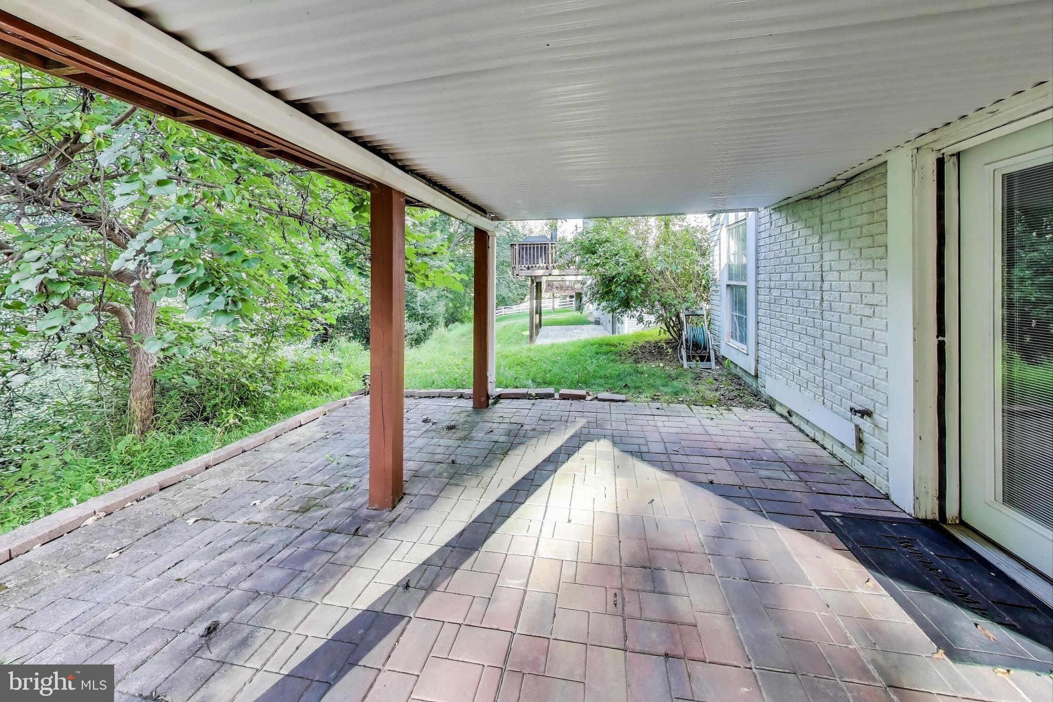 BLUNT COMMONS - Residential Lease