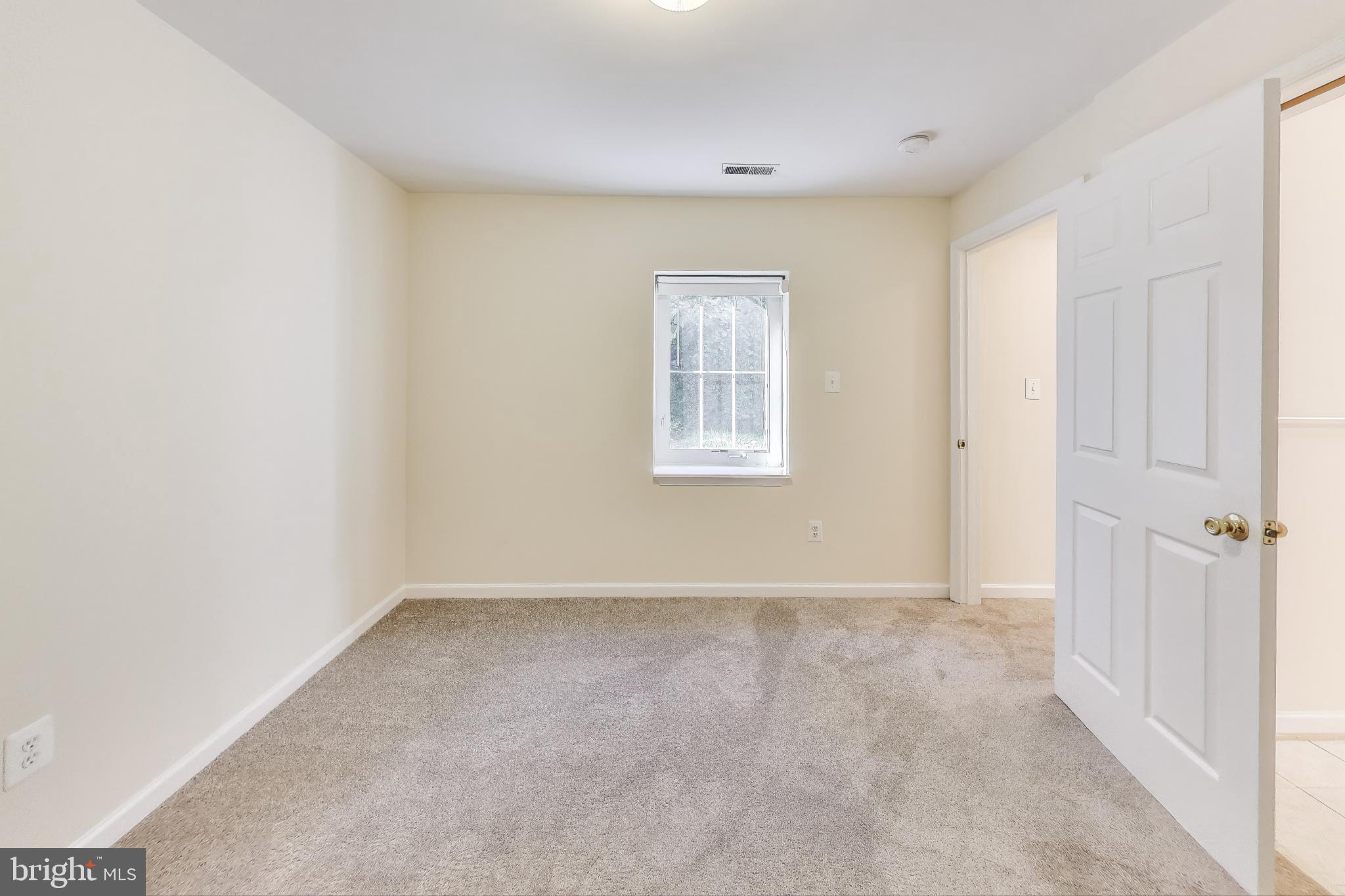 BLUNT COMMONS - Residential Lease