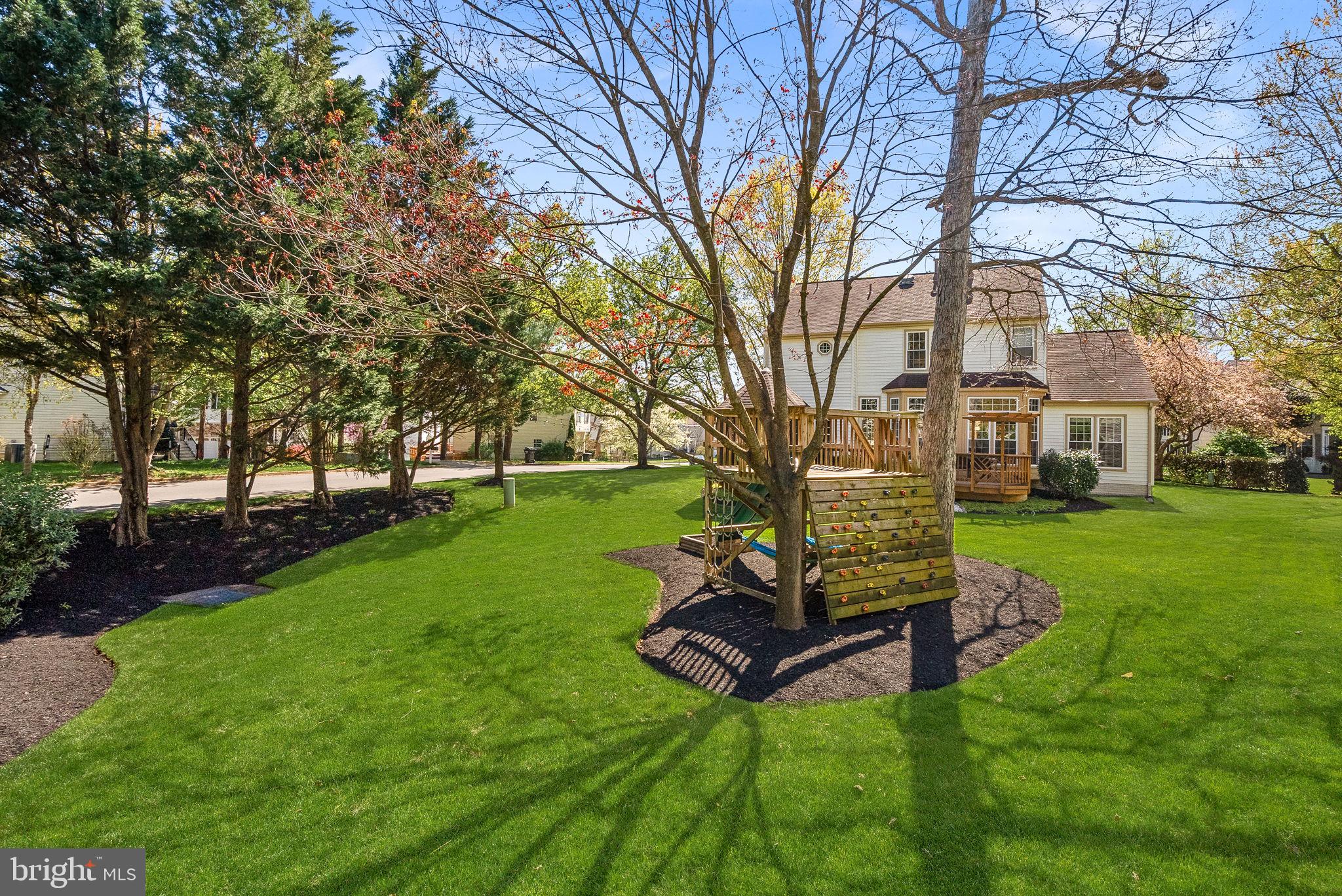 LOWES ISLAND/CASCADES - Residential