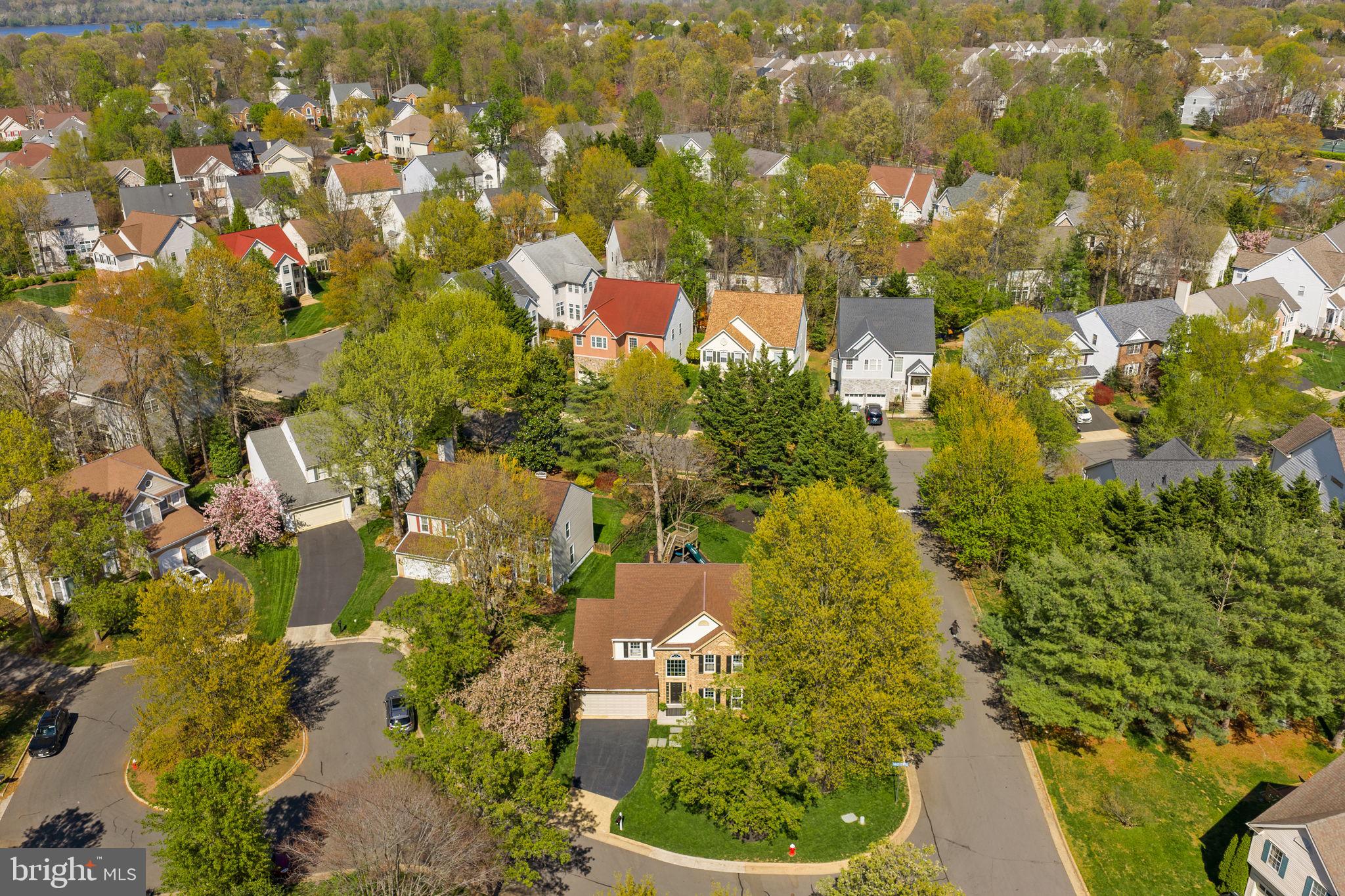 LOWES ISLAND/CASCADES - Residential