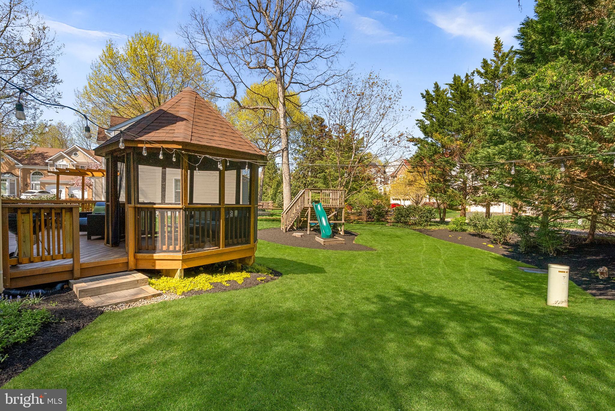 LOWES ISLAND/CASCADES - Residential