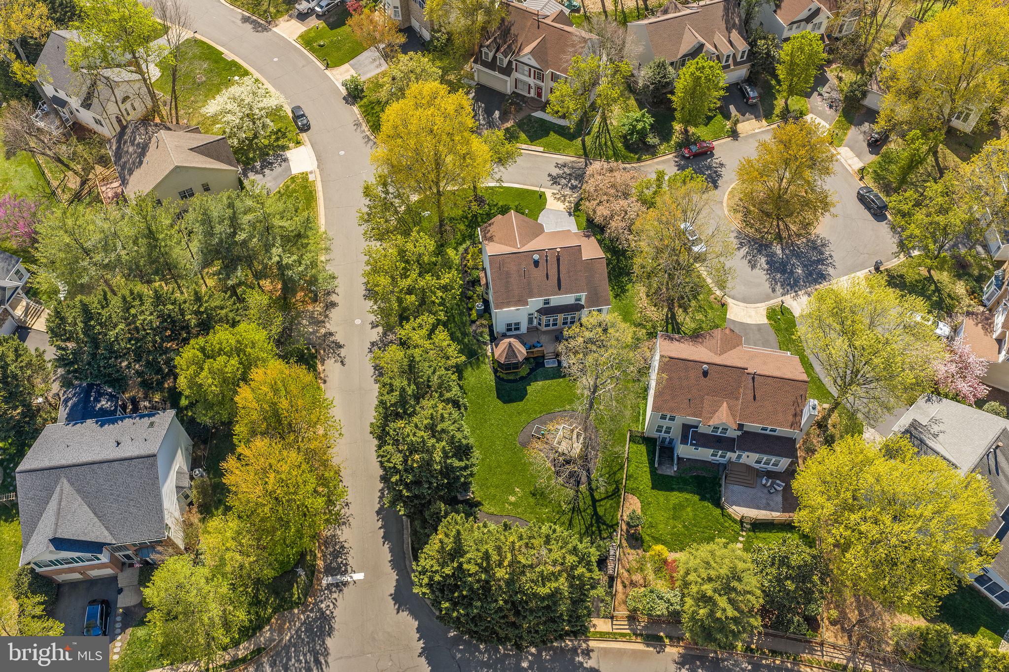 LOWES ISLAND/CASCADES - Residential