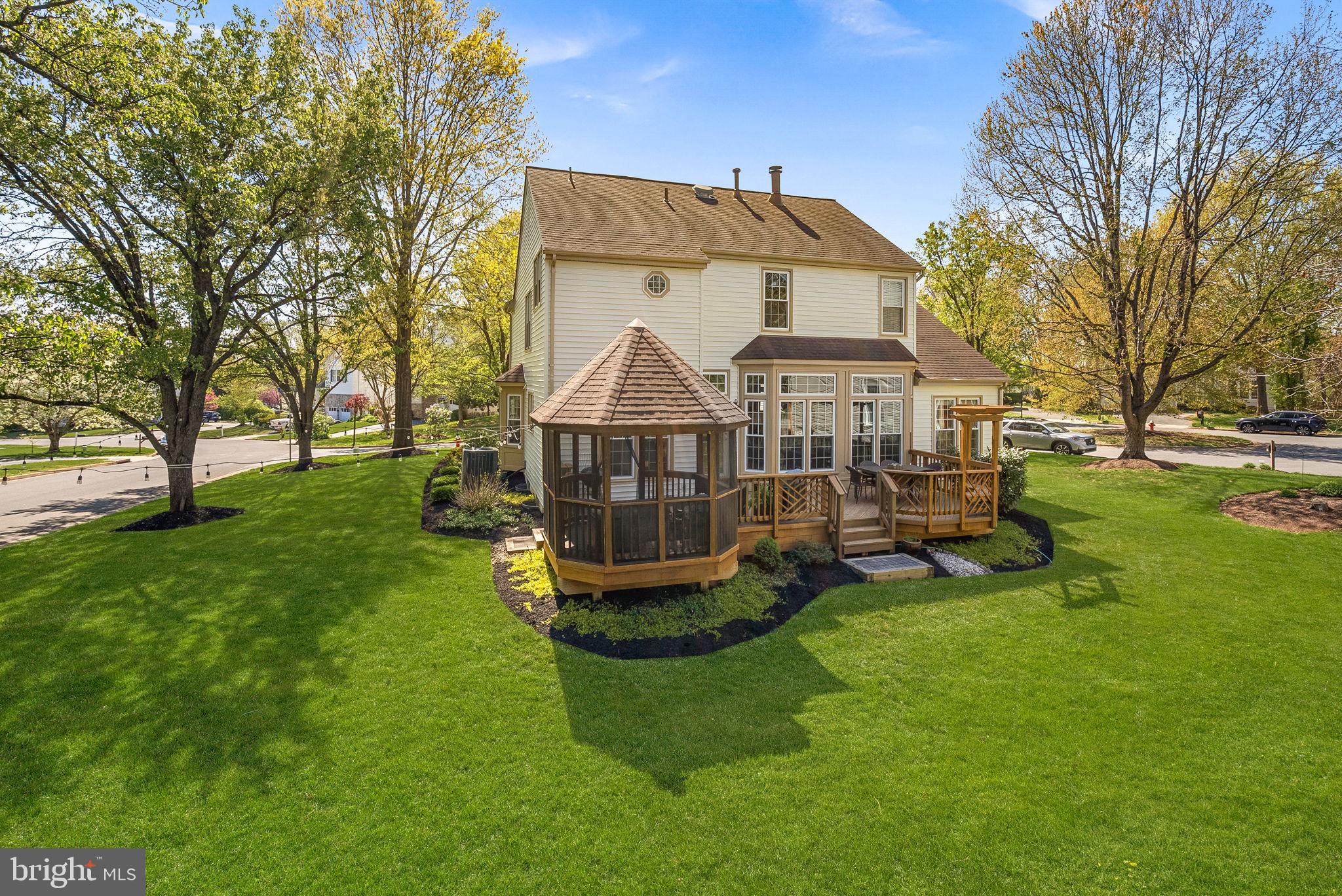 LOWES ISLAND/CASCADES - Residential