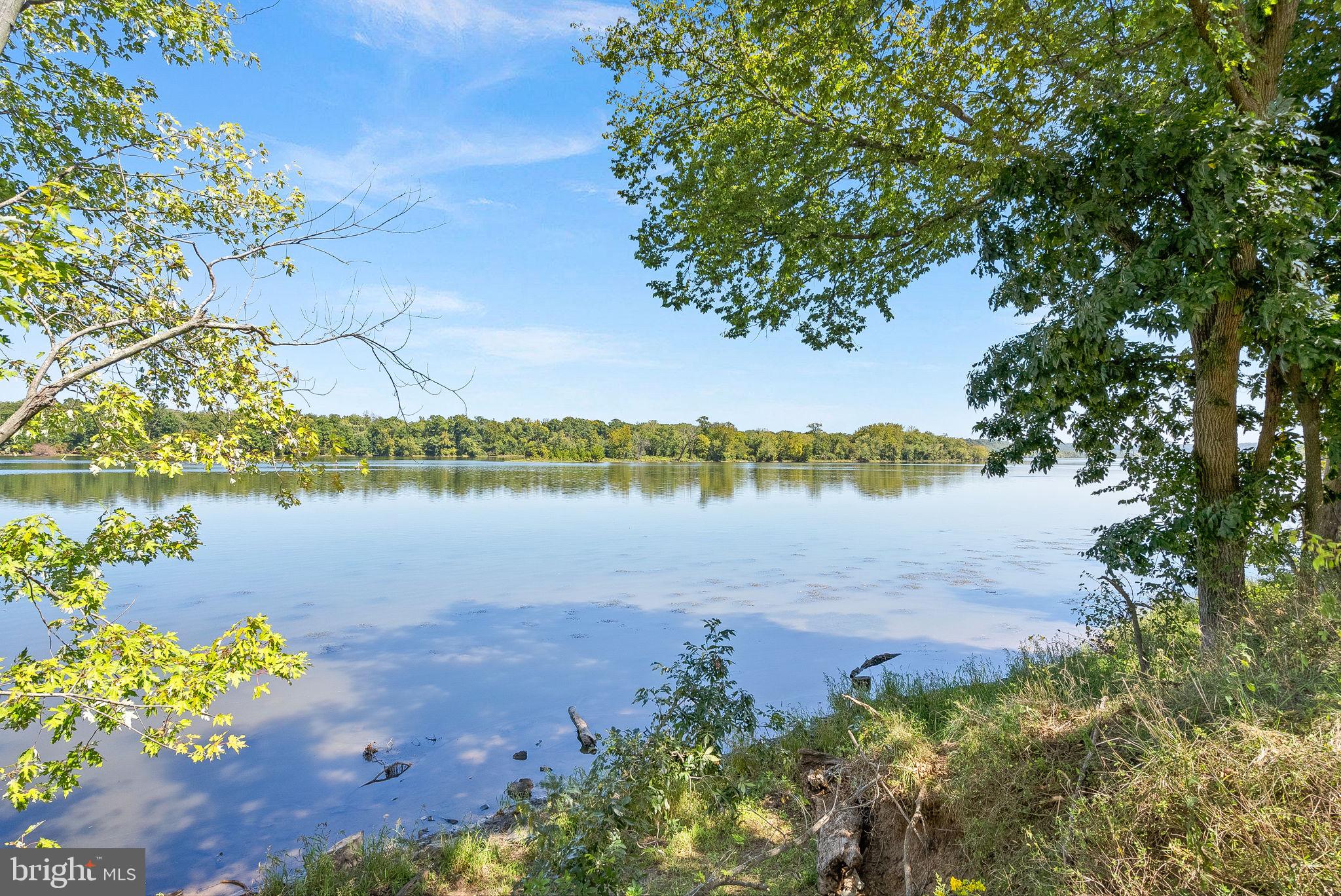 LOWES ISLAND/CASCADES - Residential