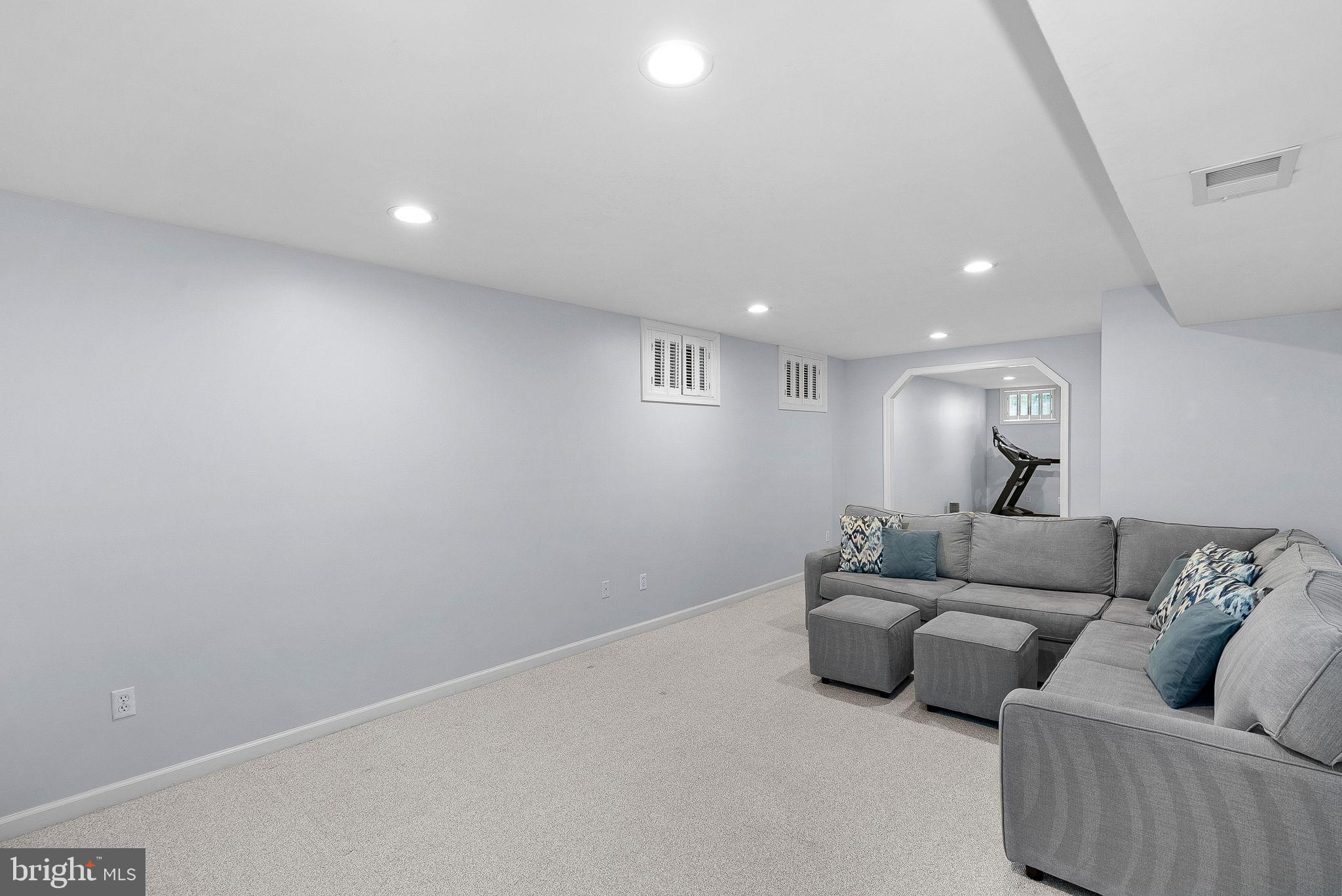 LOWES ISLAND/CASCADES - Residential