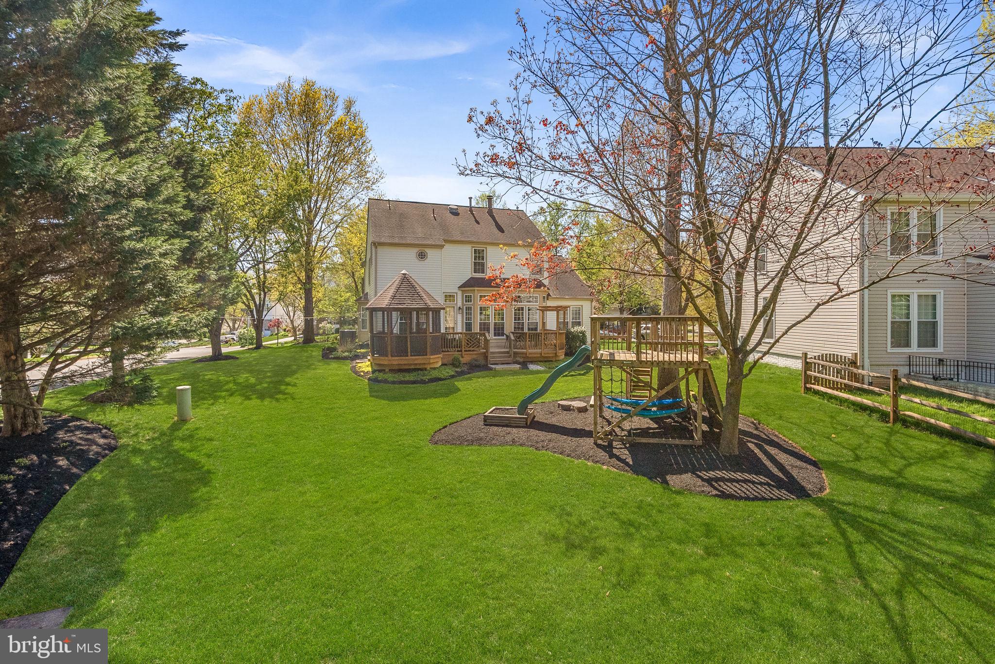 LOWES ISLAND/CASCADES - Residential