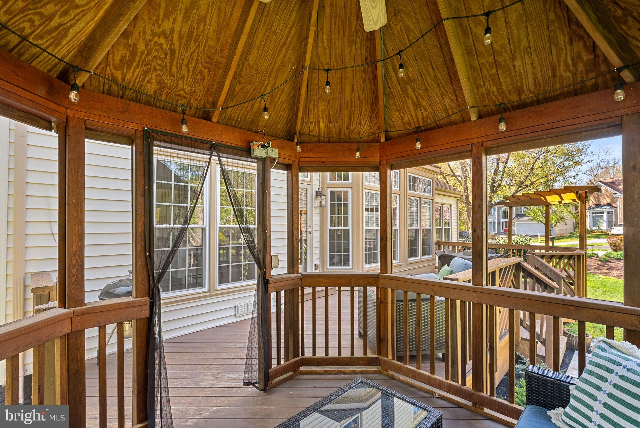 LOWES ISLAND/CASCADES - Residential