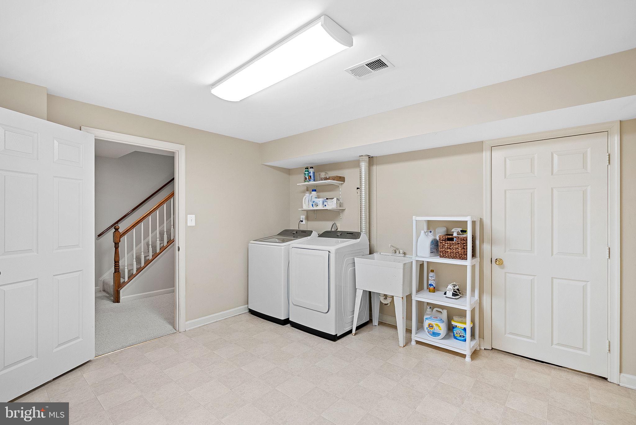 LOWES ISLAND/CASCADES - Residential