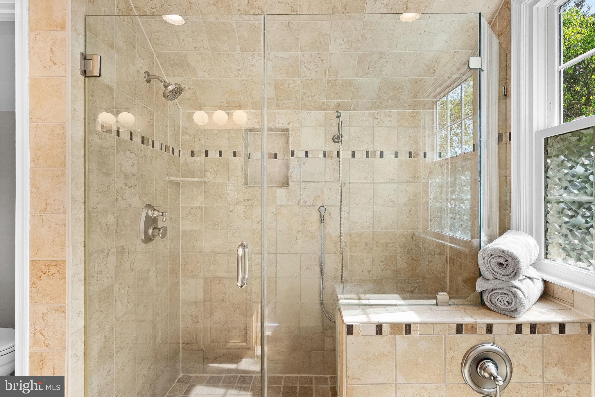 LOWES ISLAND/CASCADES - Residential