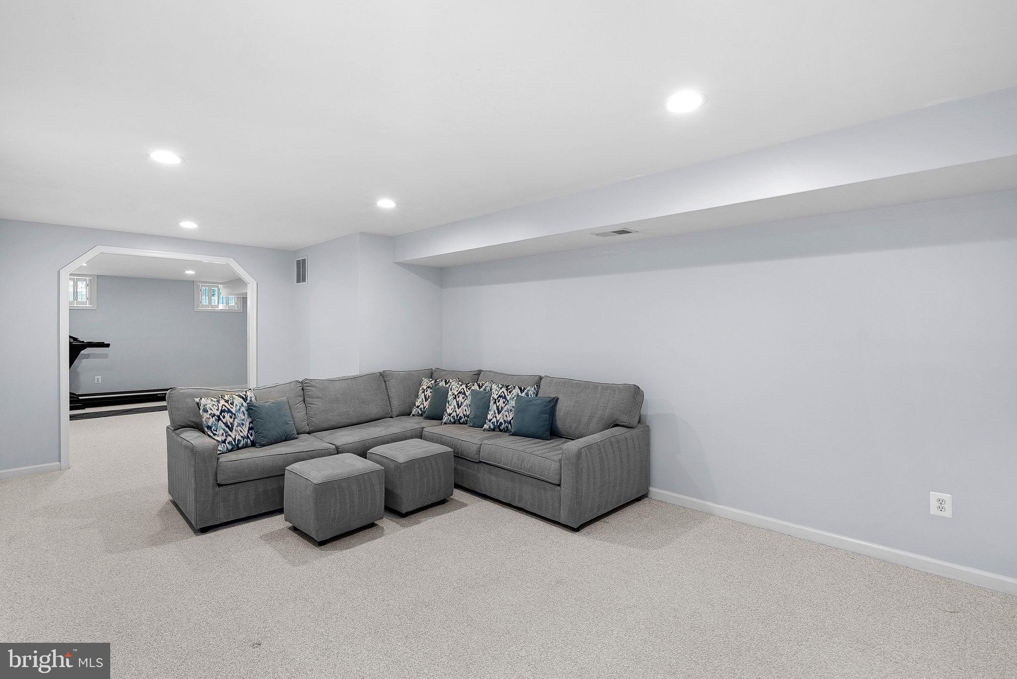 LOWES ISLAND/CASCADES - Residential