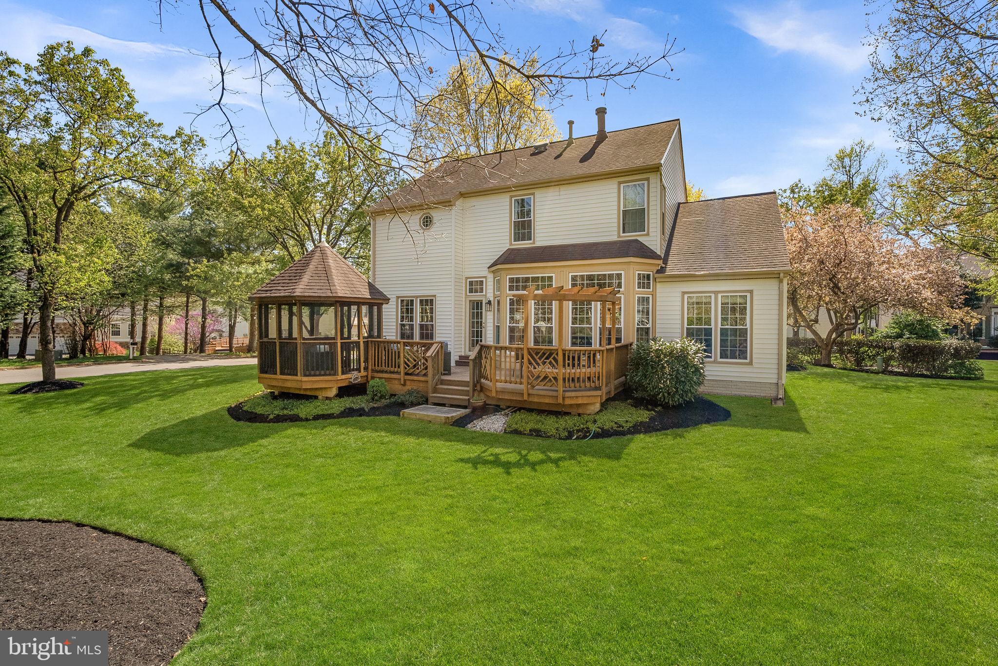 LOWES ISLAND/CASCADES - Residential