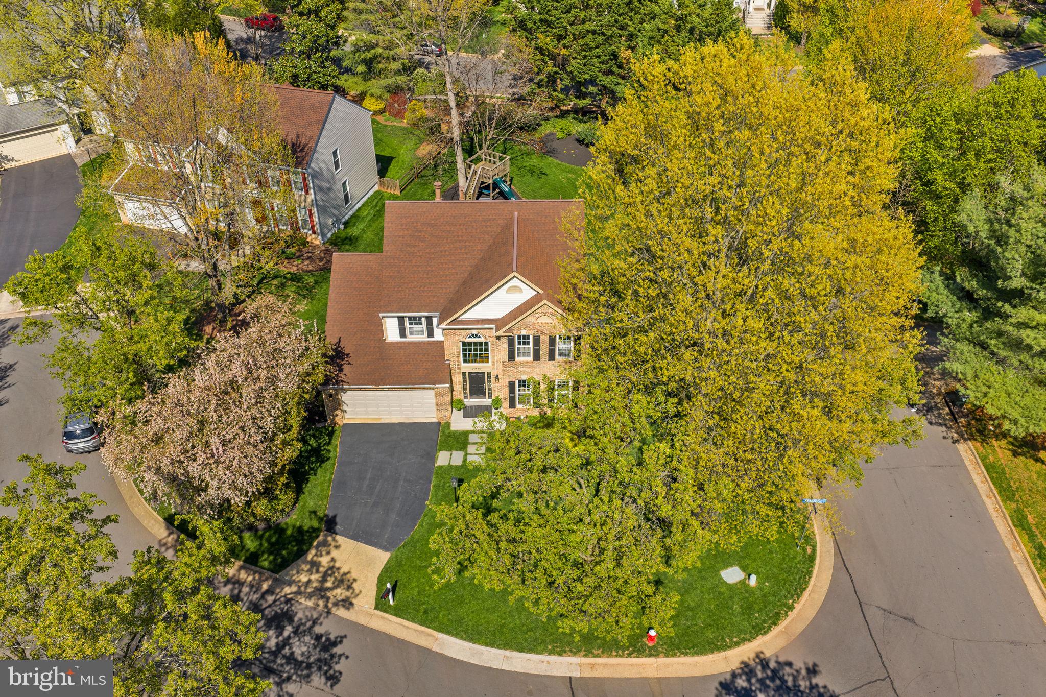 LOWES ISLAND/CASCADES - Residential