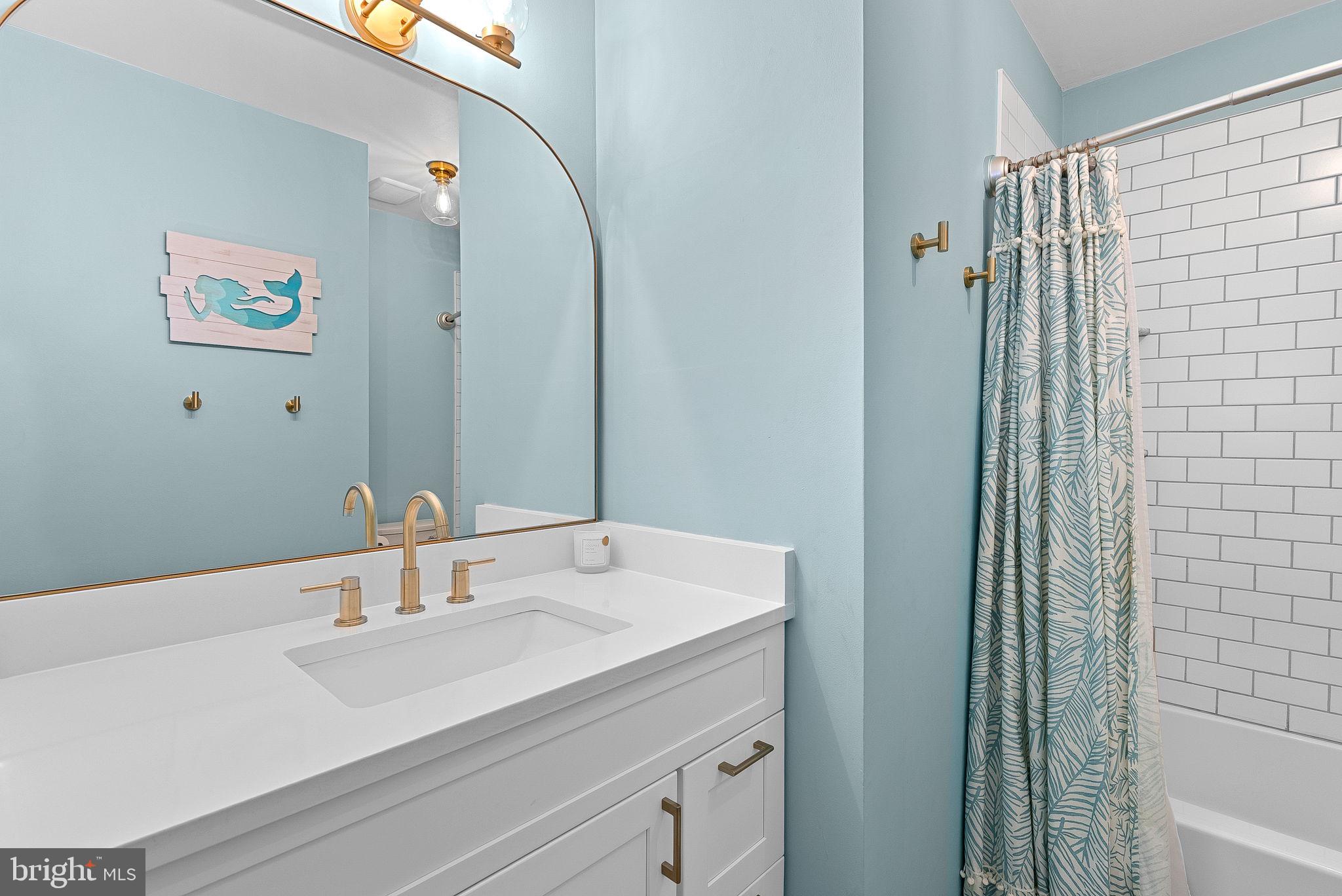 LOWES ISLAND/CASCADES - Residential