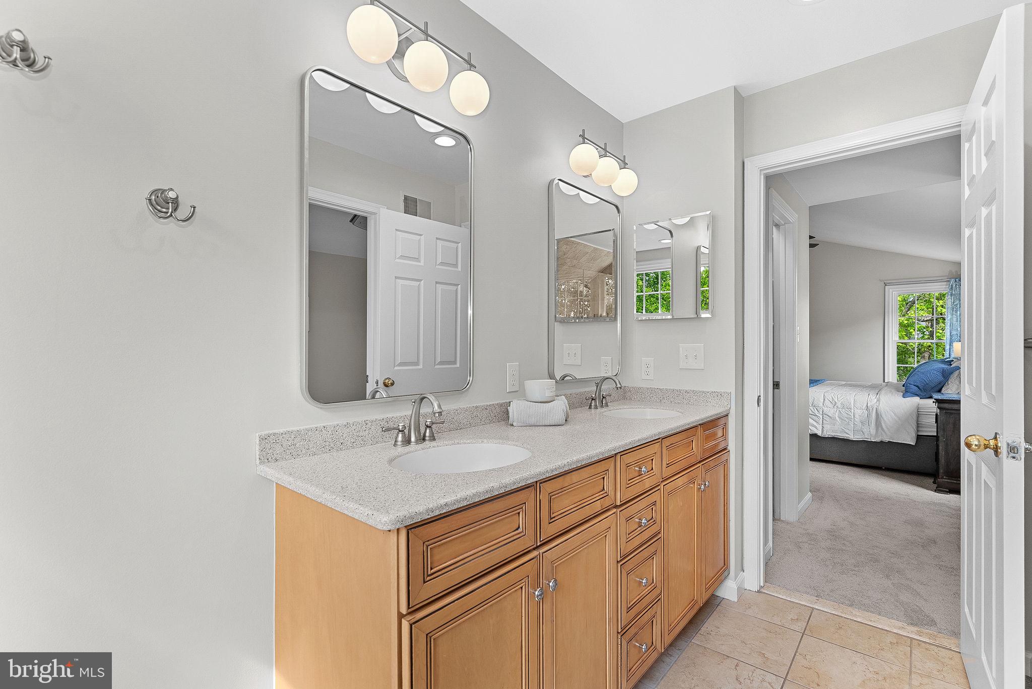 LOWES ISLAND/CASCADES - Residential