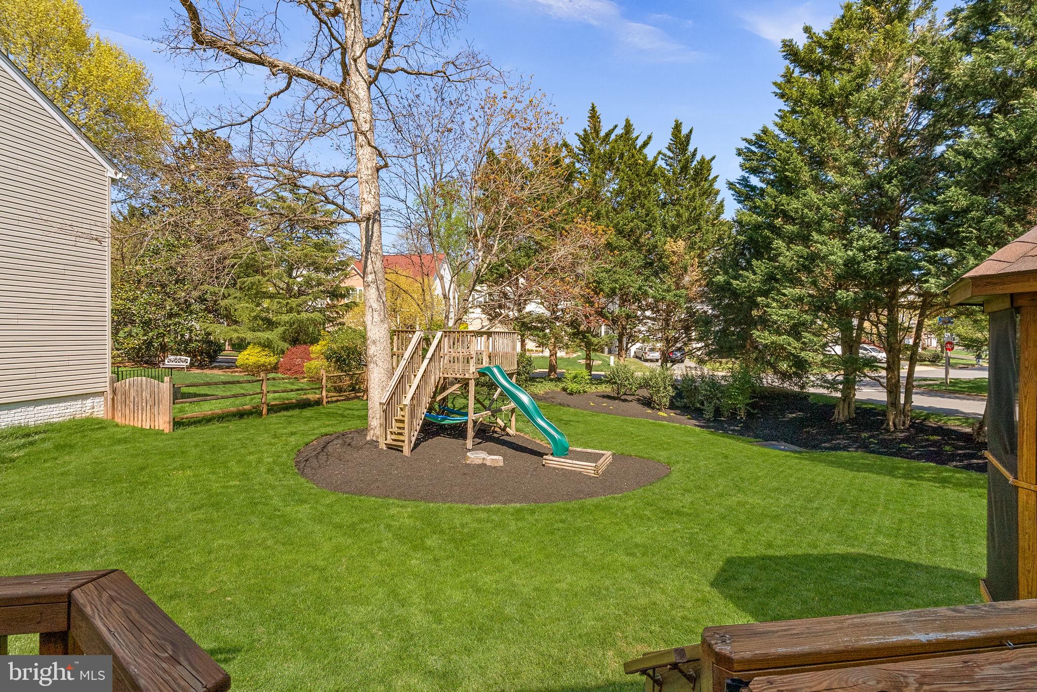 LOWES ISLAND/CASCADES - Residential