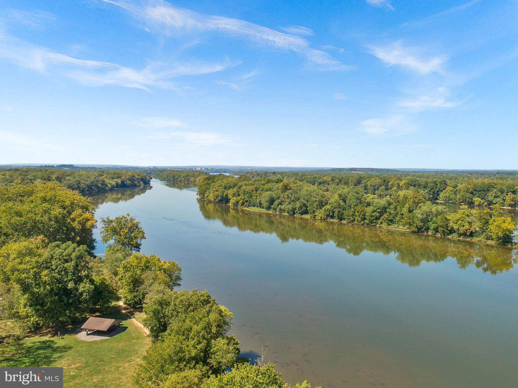 LOWES ISLAND/CASCADES - Residential