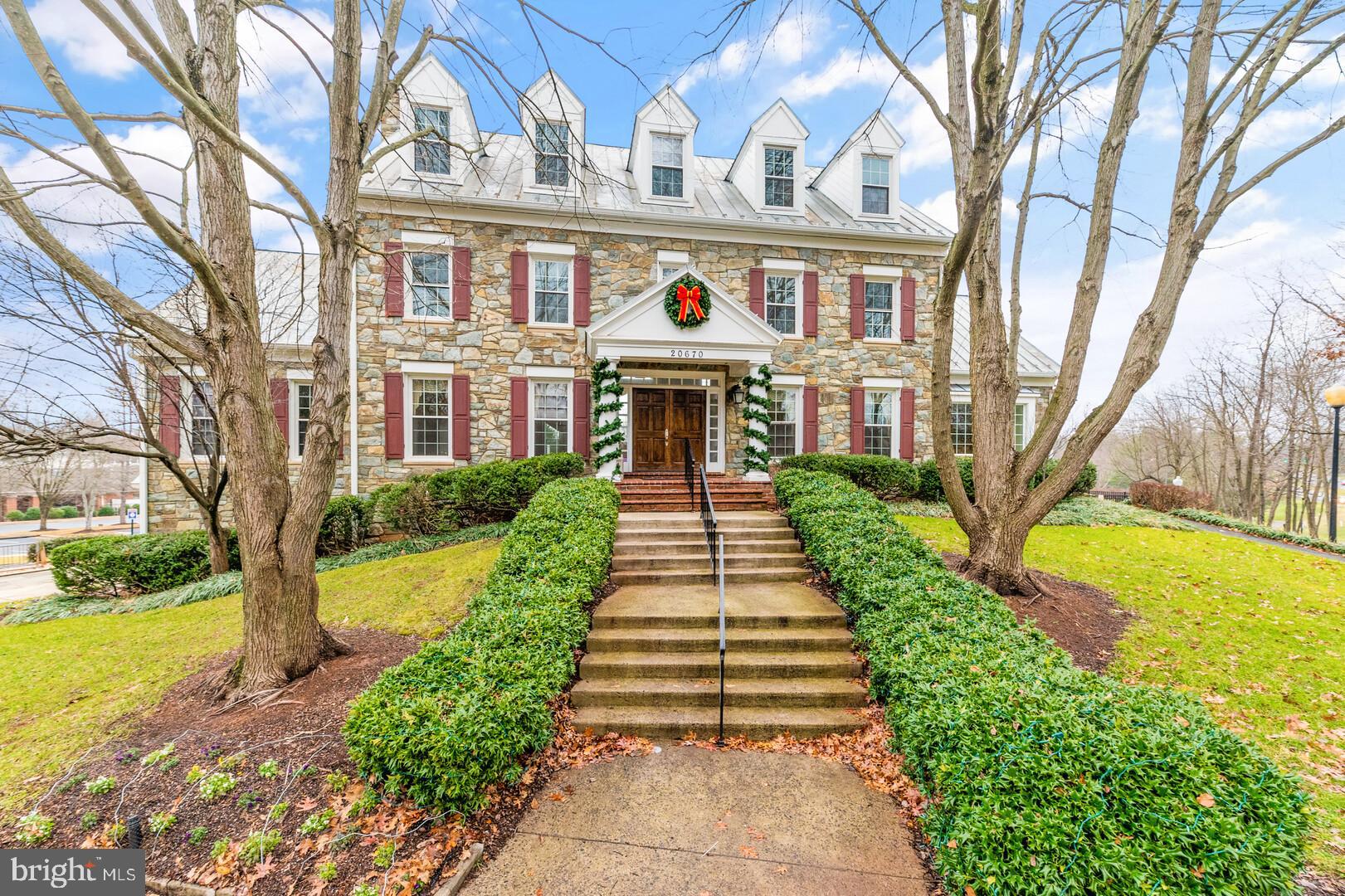 LOWES ISLAND/CASCADES - Residential