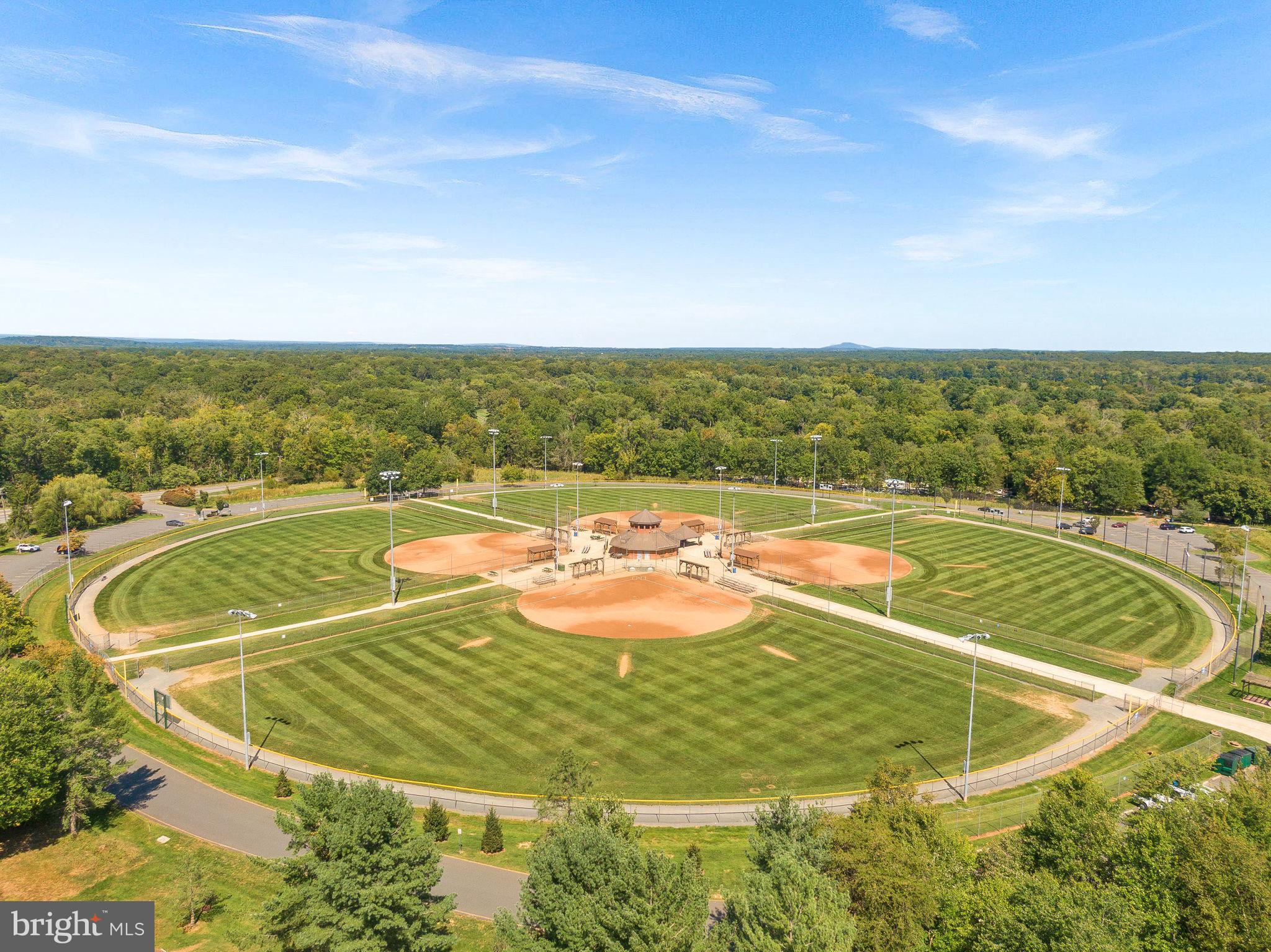LOWES ISLAND/CASCADES - Residential