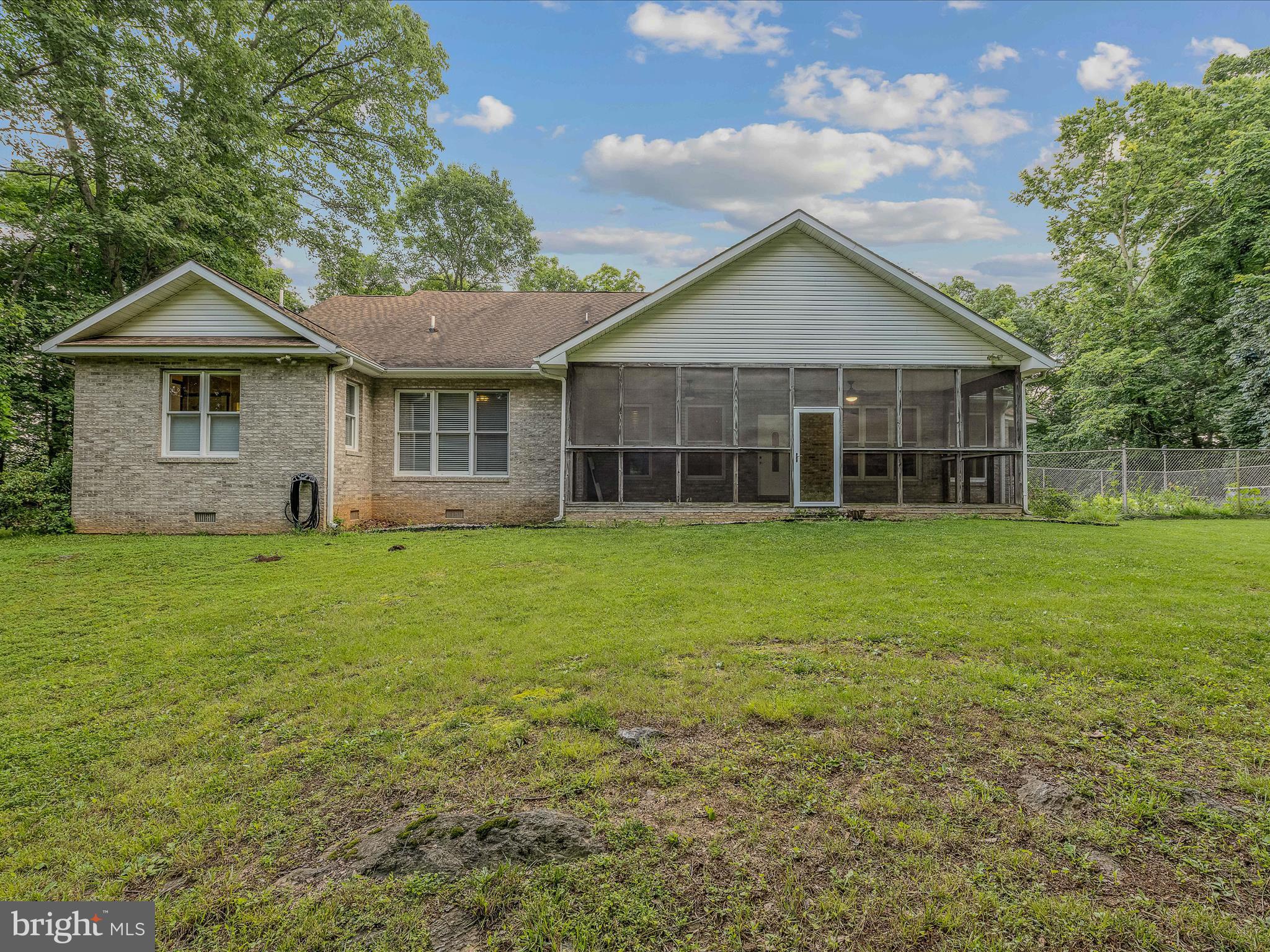 DANIEL BURHAN MINOR - Residential