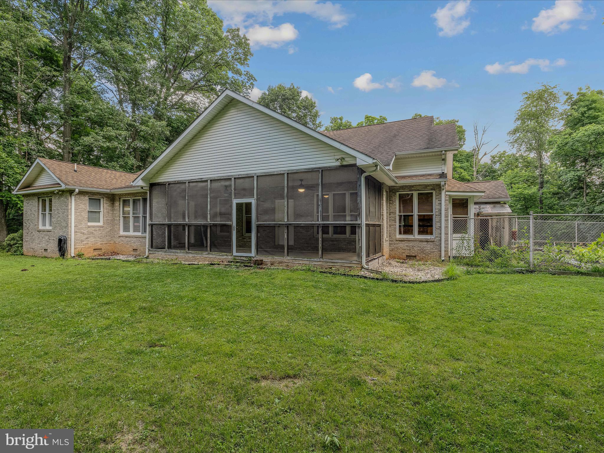 DANIEL BURHAN MINOR - Residential