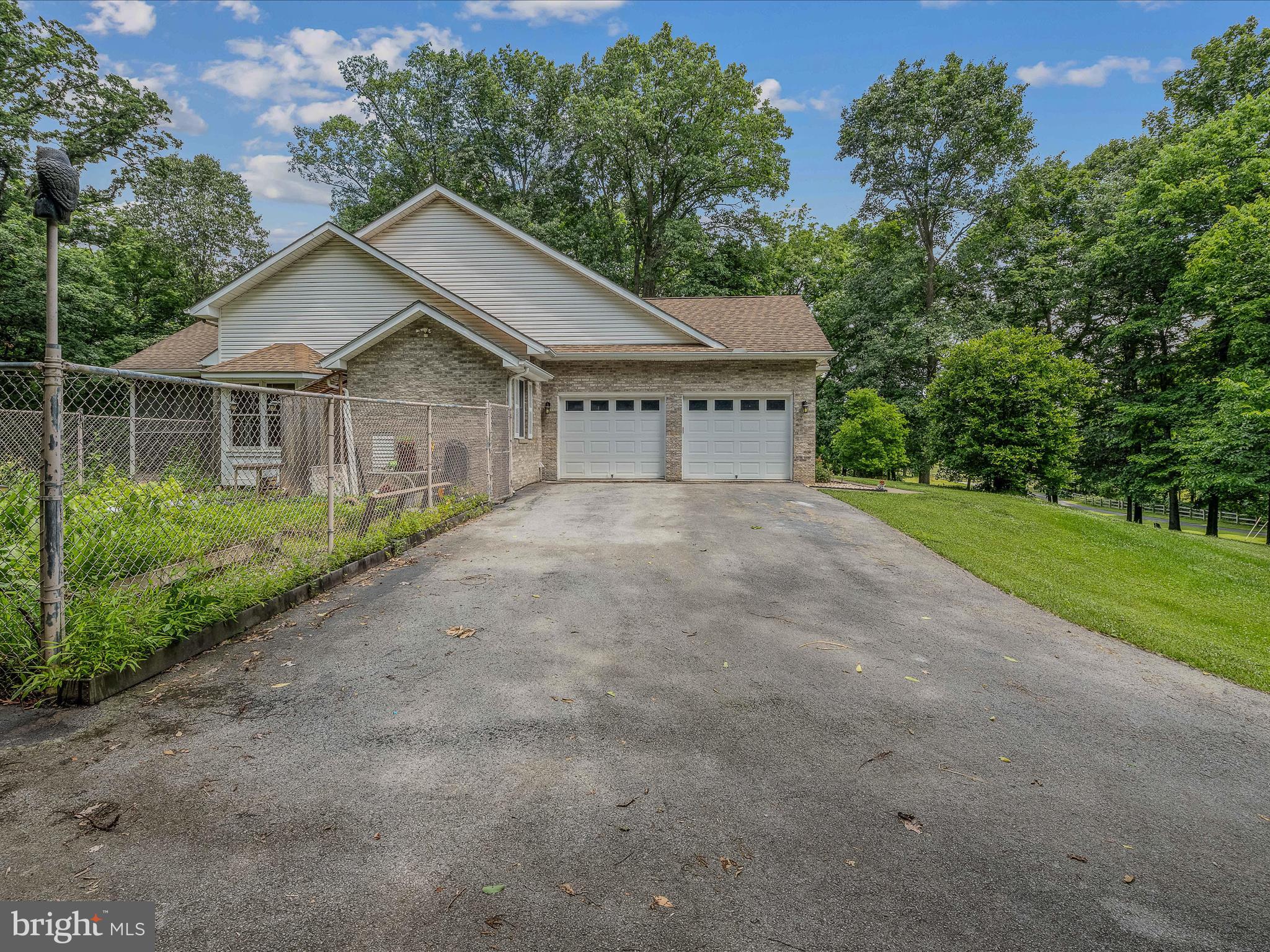 DANIEL BURHAN MINOR - Residential