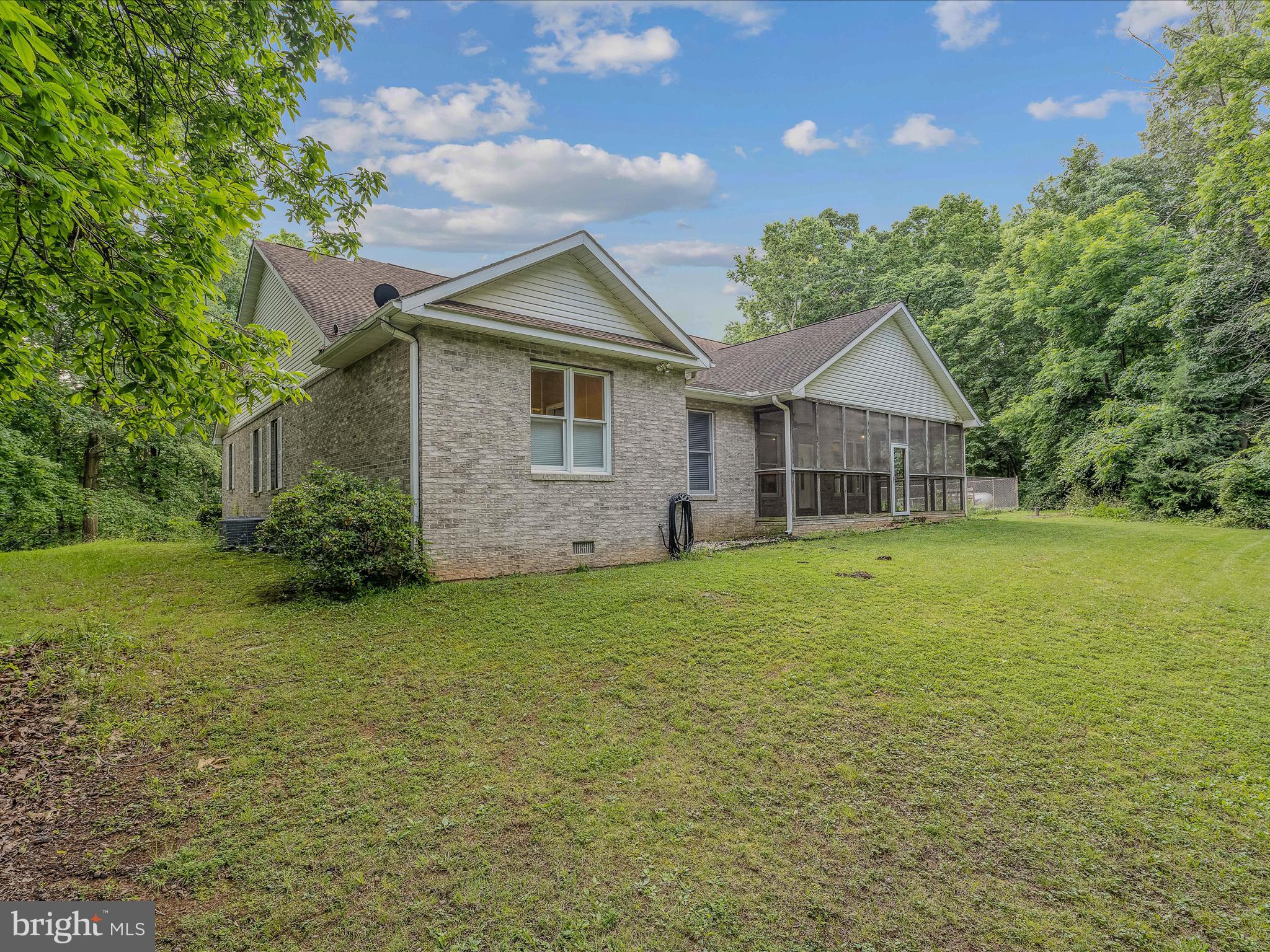 DANIEL BURHAN MINOR - Residential