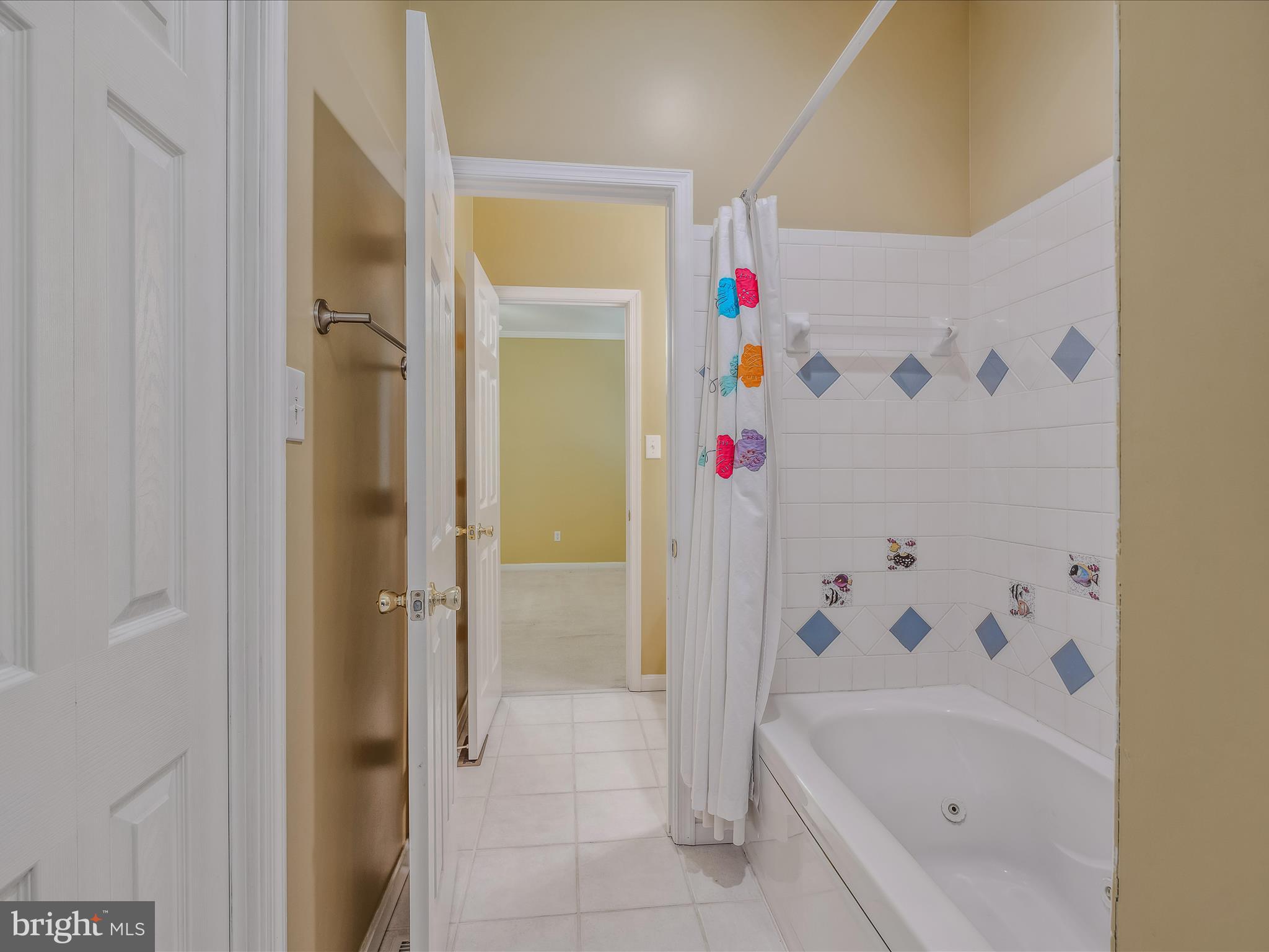 DANIEL BURHAN MINOR - Residential