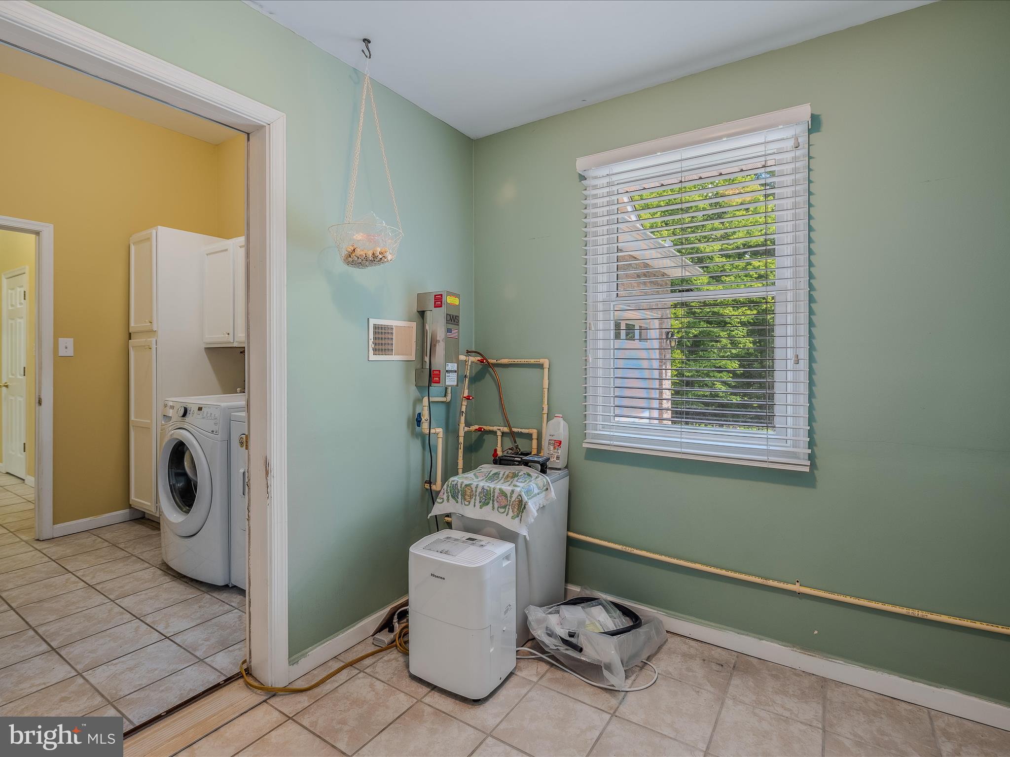 DANIEL BURHAN MINOR - Residential