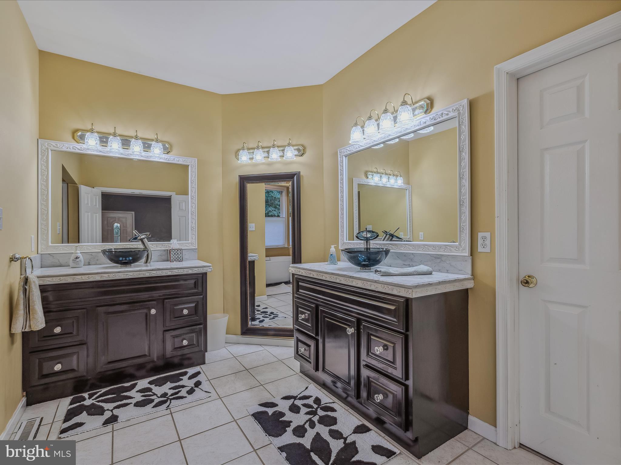 DANIEL BURHAN MINOR - Residential