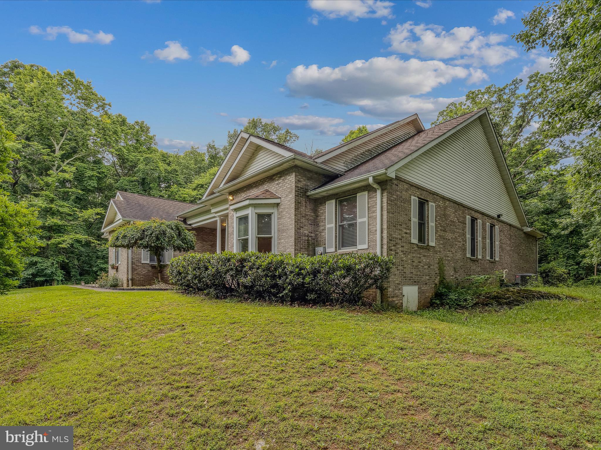 DANIEL BURHAN MINOR - Residential