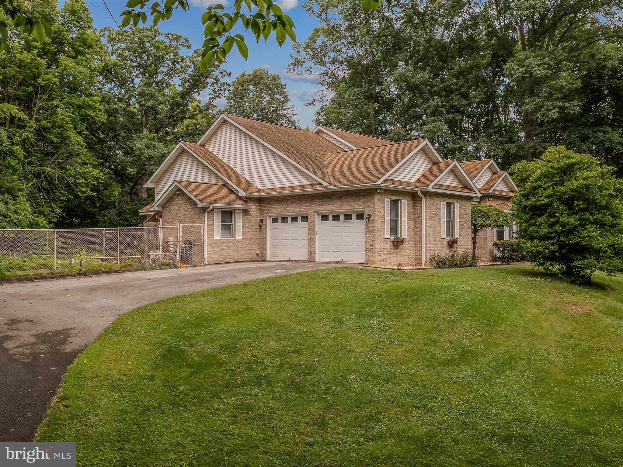 DANIEL BURHAN MINOR - Residential