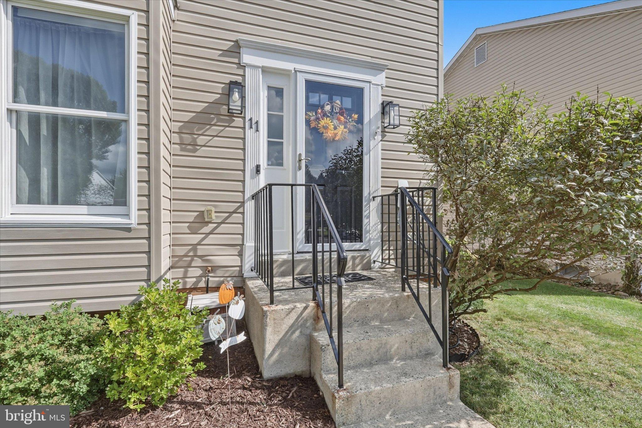 11 WINDWARD COURT