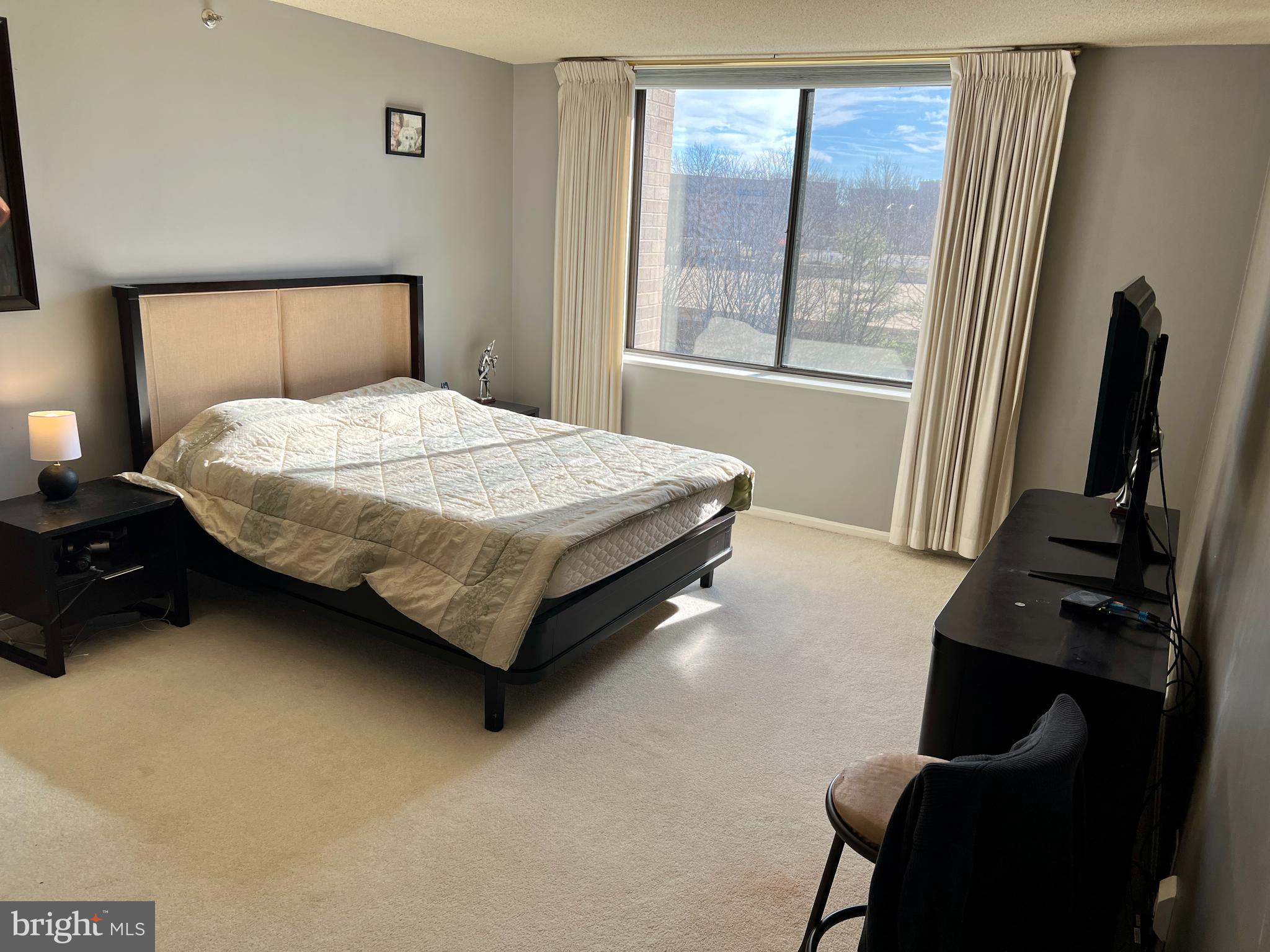 SKYLINE HOUSE - Residential Lease