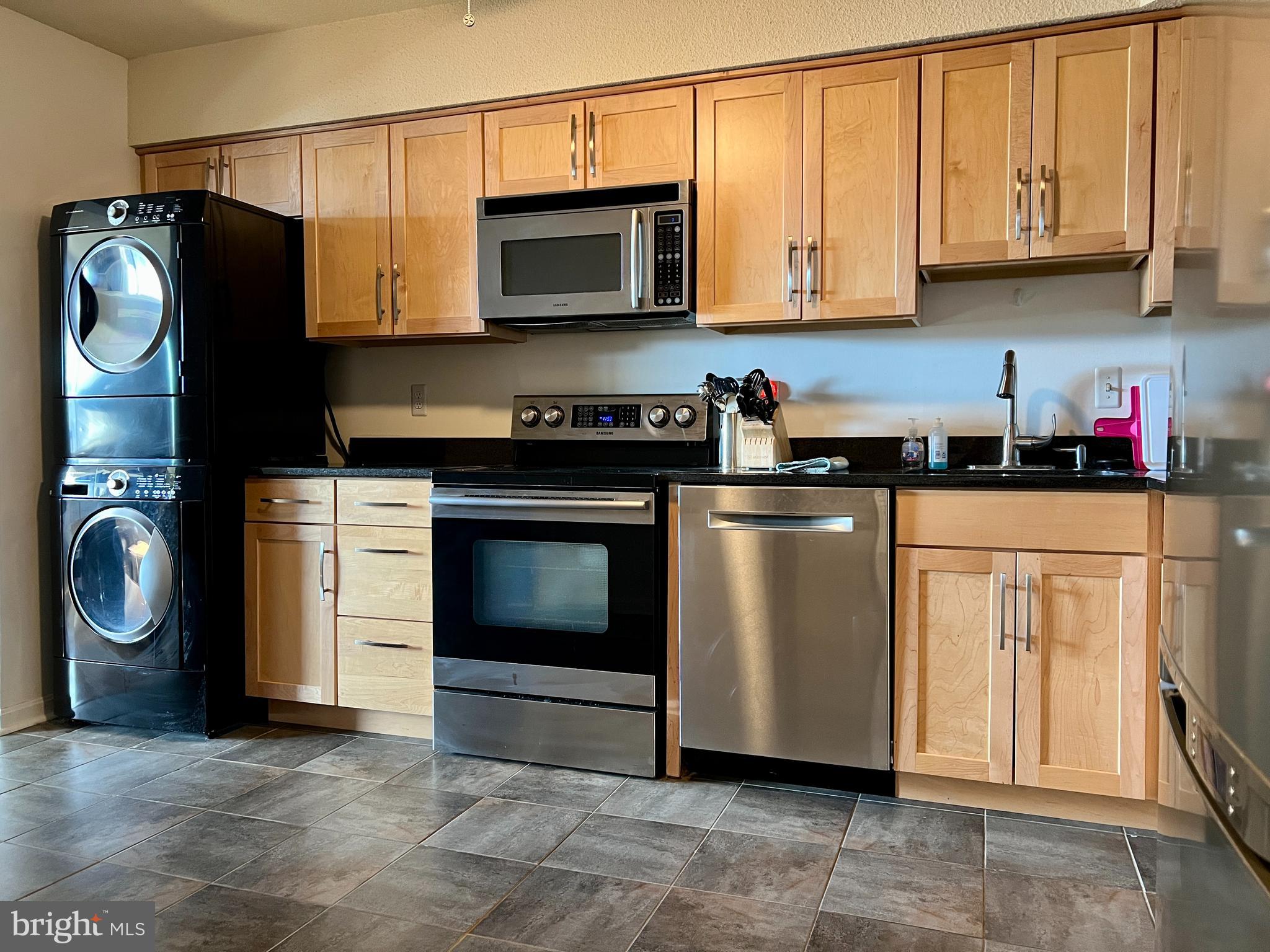 SKYLINE HOUSE - Residential Lease