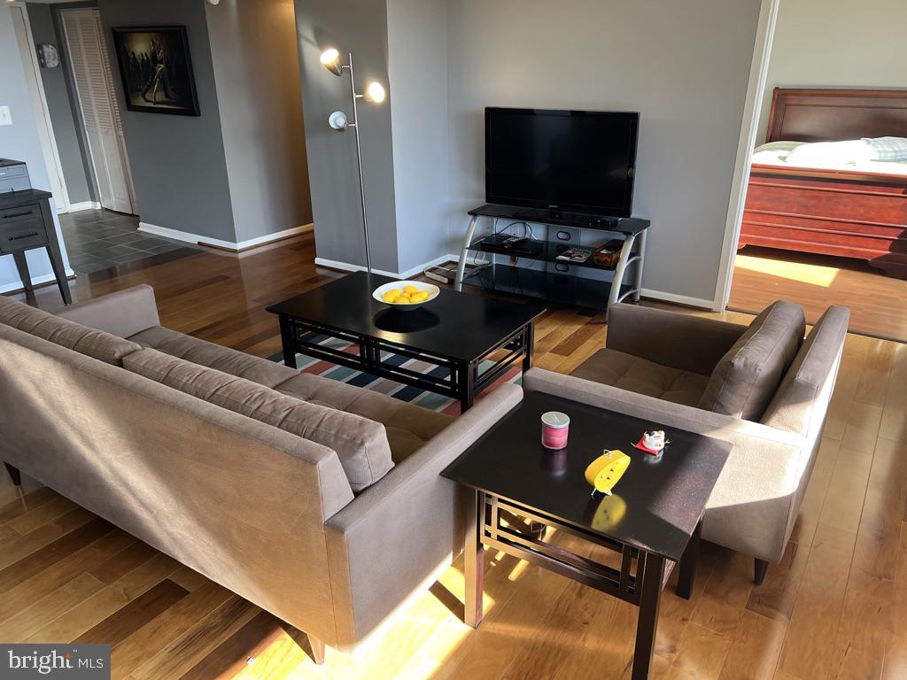 SKYLINE HOUSE - Residential Lease