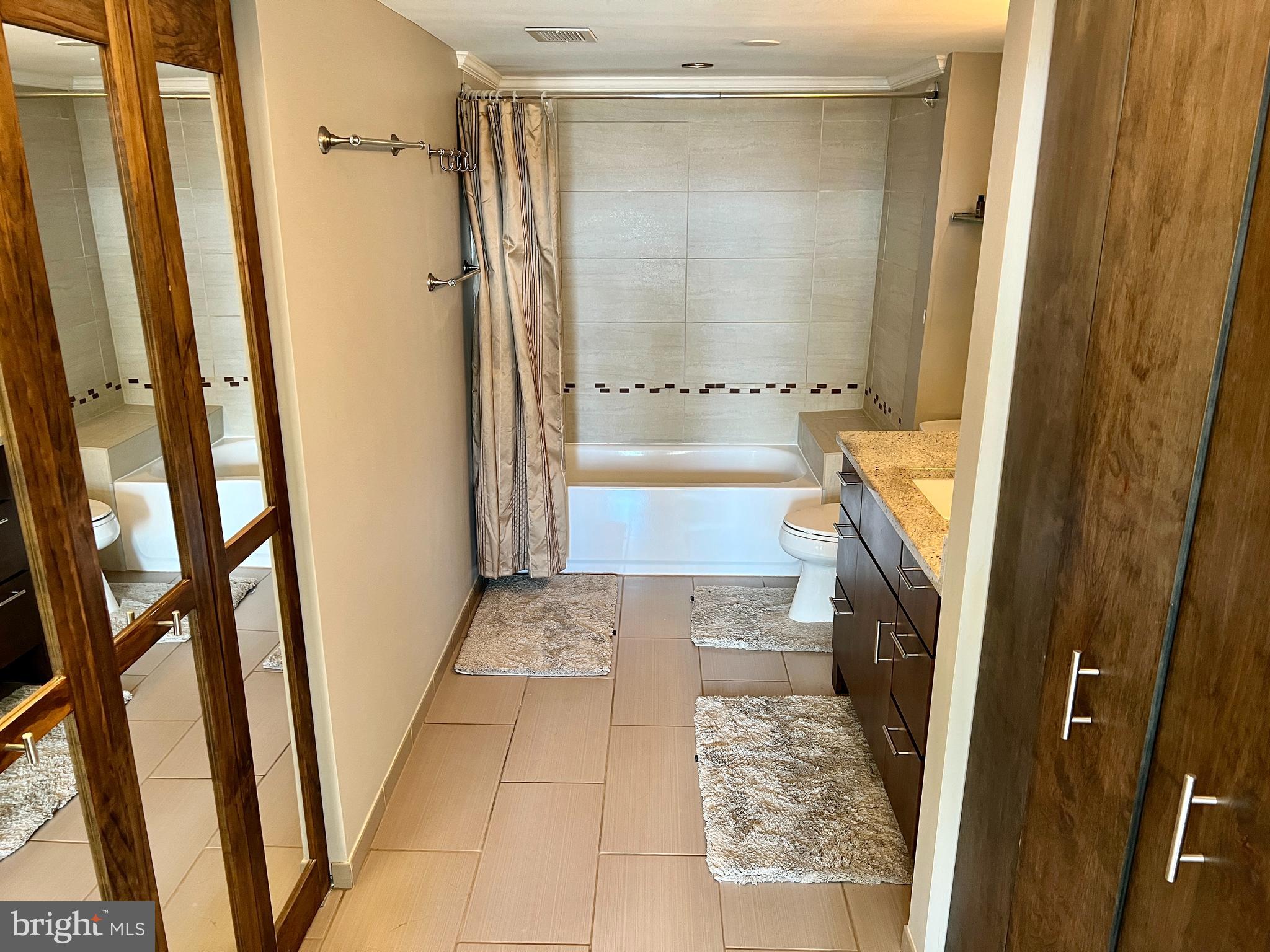 SKYLINE HOUSE - Residential Lease