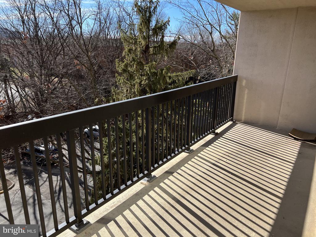 SKYLINE HOUSE - Residential Lease