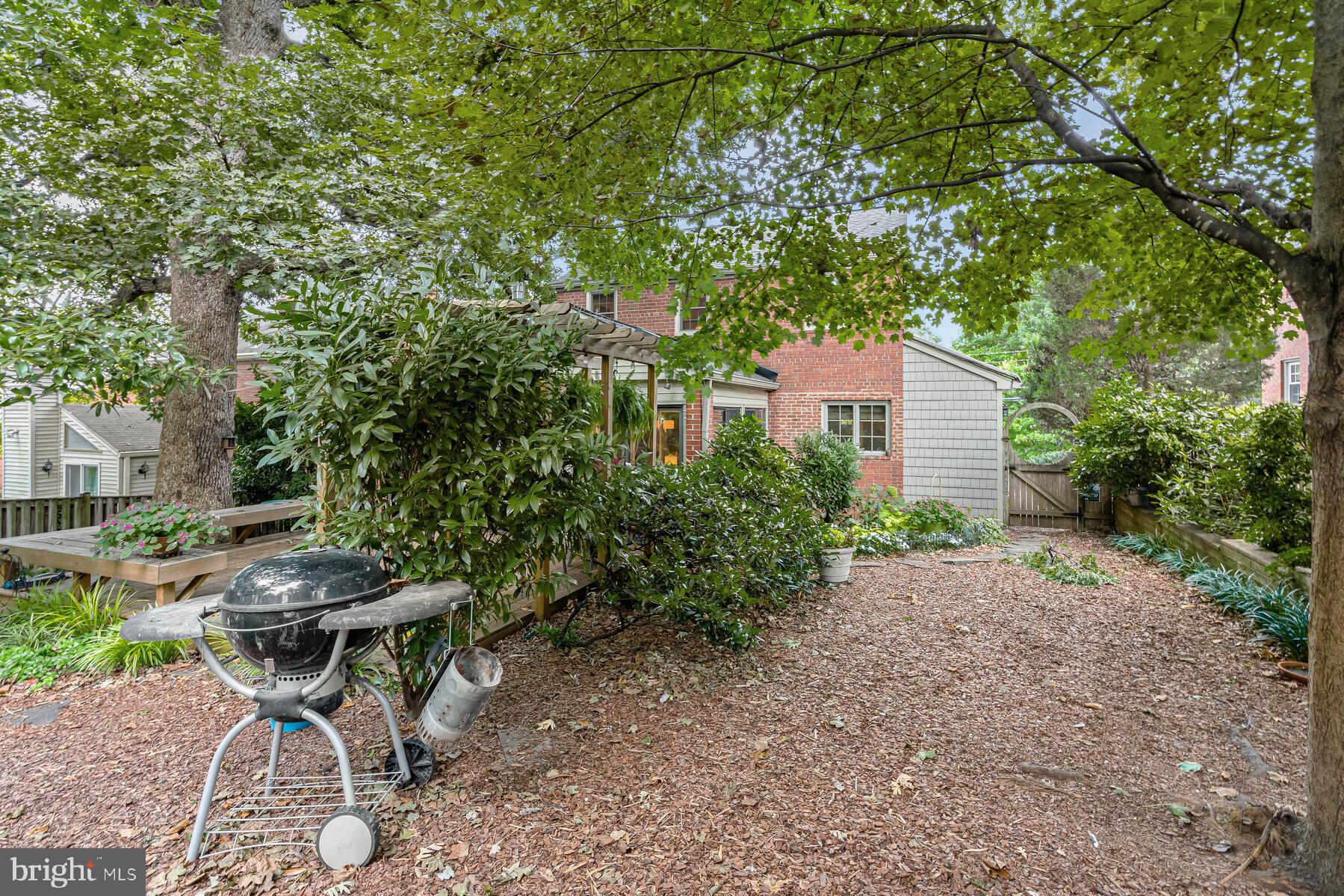 DOMINION HILLS - Residential